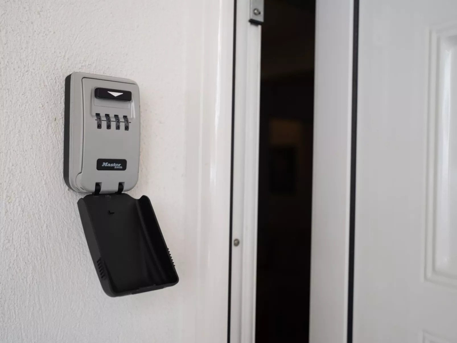 Unknown Accommodation-Dedans