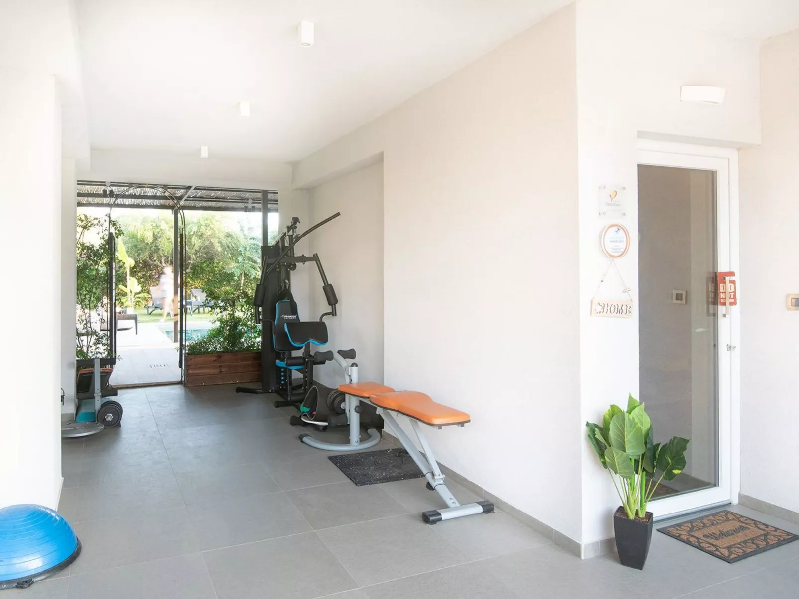 Geräumige Familienvilla, privater Pool und Garten-Image-tags.info