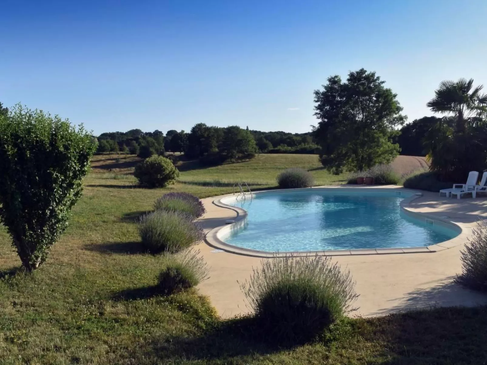 Swimmingpool, ruhig auf dem Land für zwei-Outside