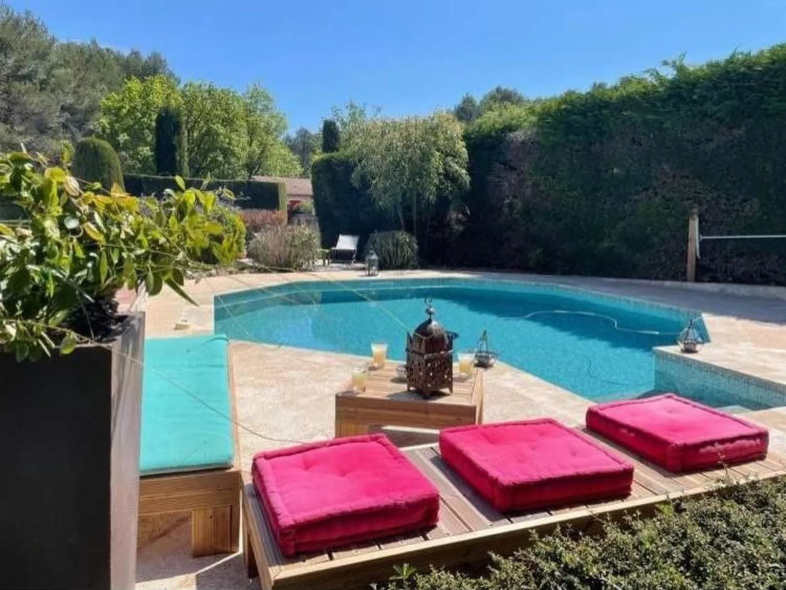 Mimet la diote, Ausflug in die Sonne und in die Ruhe-Inside