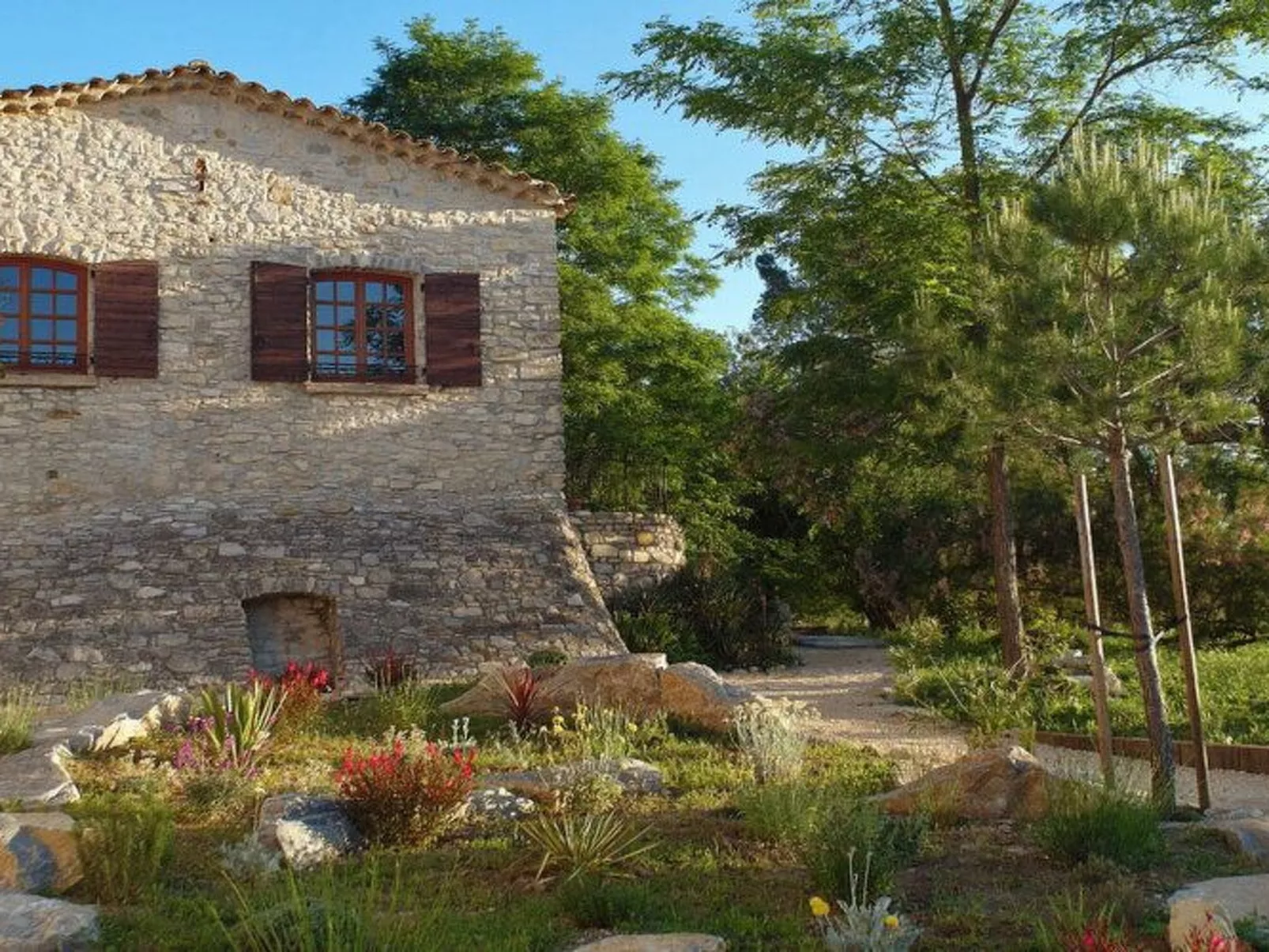 Domäne "Pavillon Timéo" mit Infinity-Pool-Outside