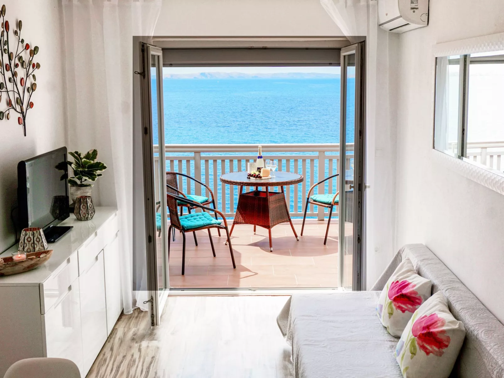 Sunset-Oase am Meer-Drinnen