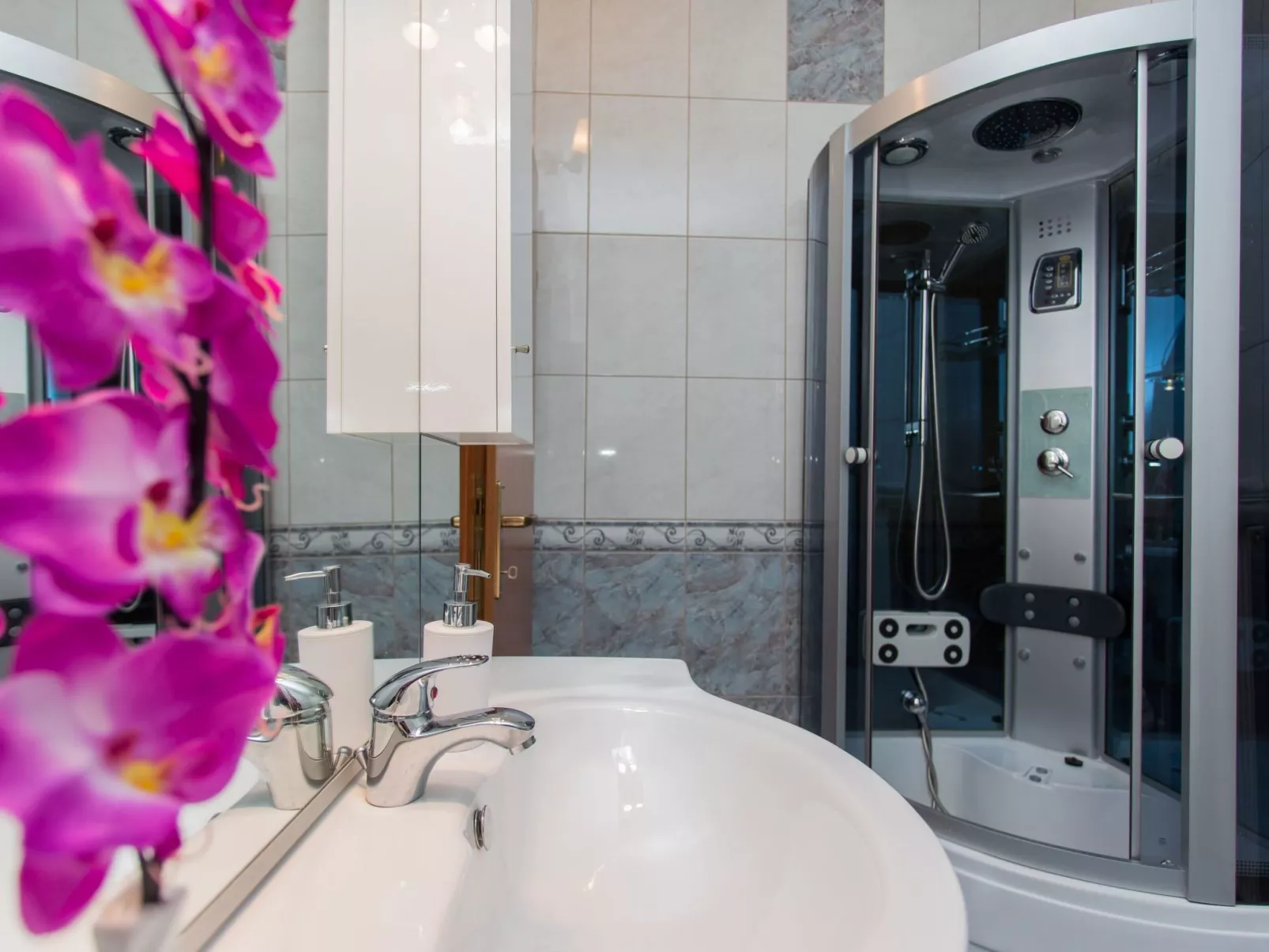 Anwesen "Villa Almas, Sauna, Fitnessraum, Multisport-Inside