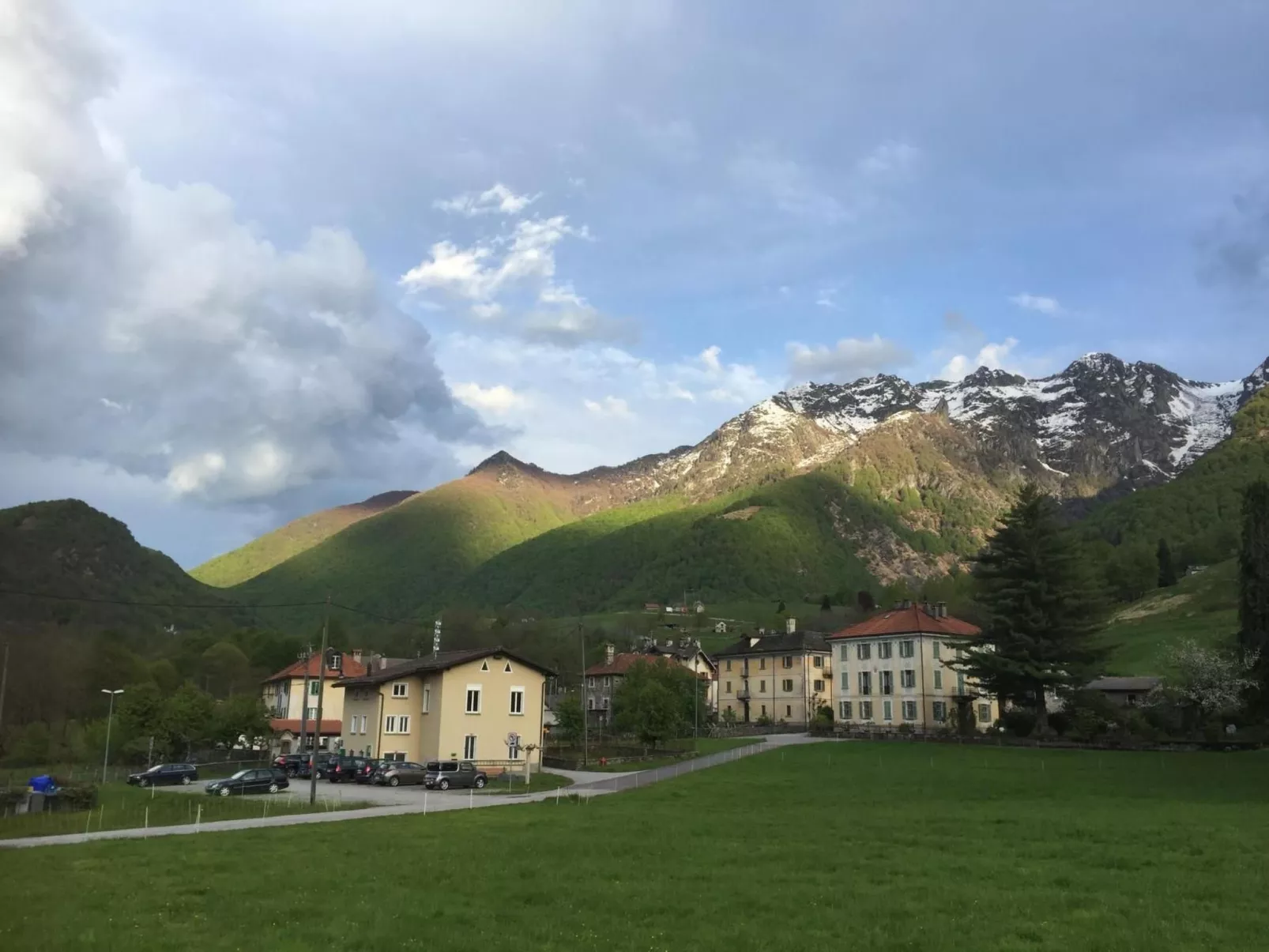 Al Sciresée House, am Fuße des geschützten Waldes-Dehors