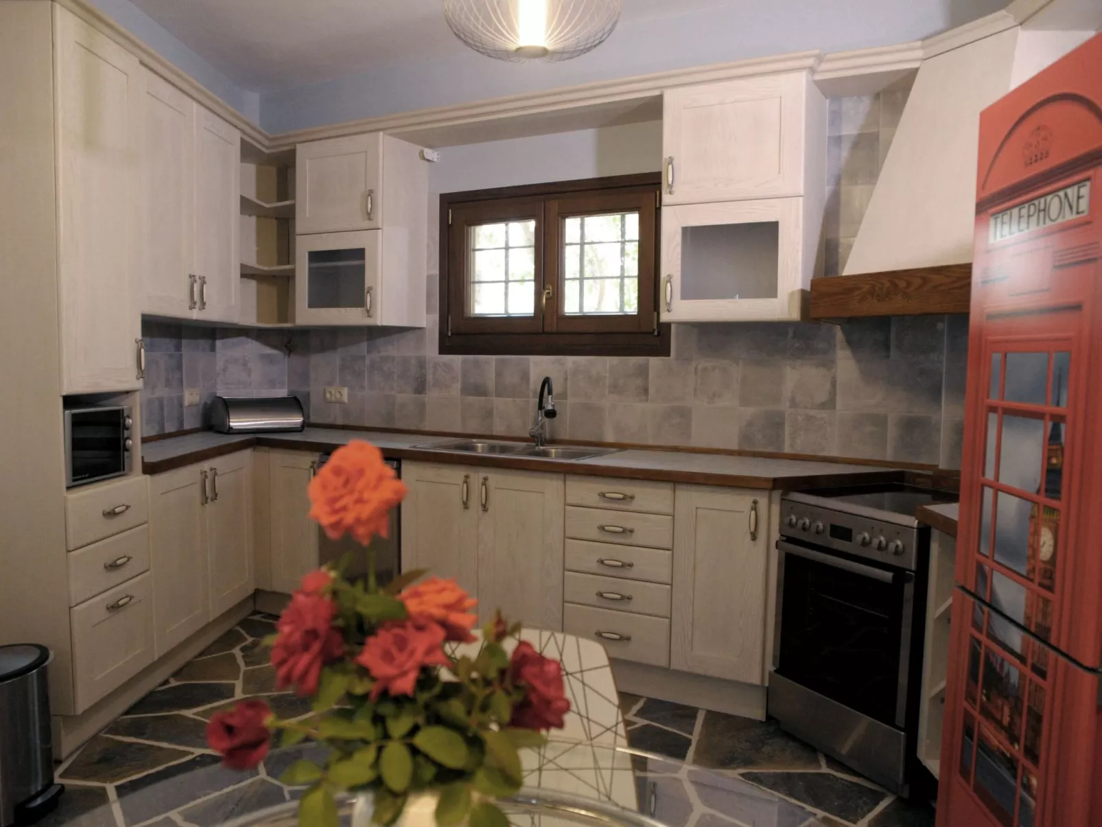 Anwesen mit eigenem Jacuzzi-Drinnen