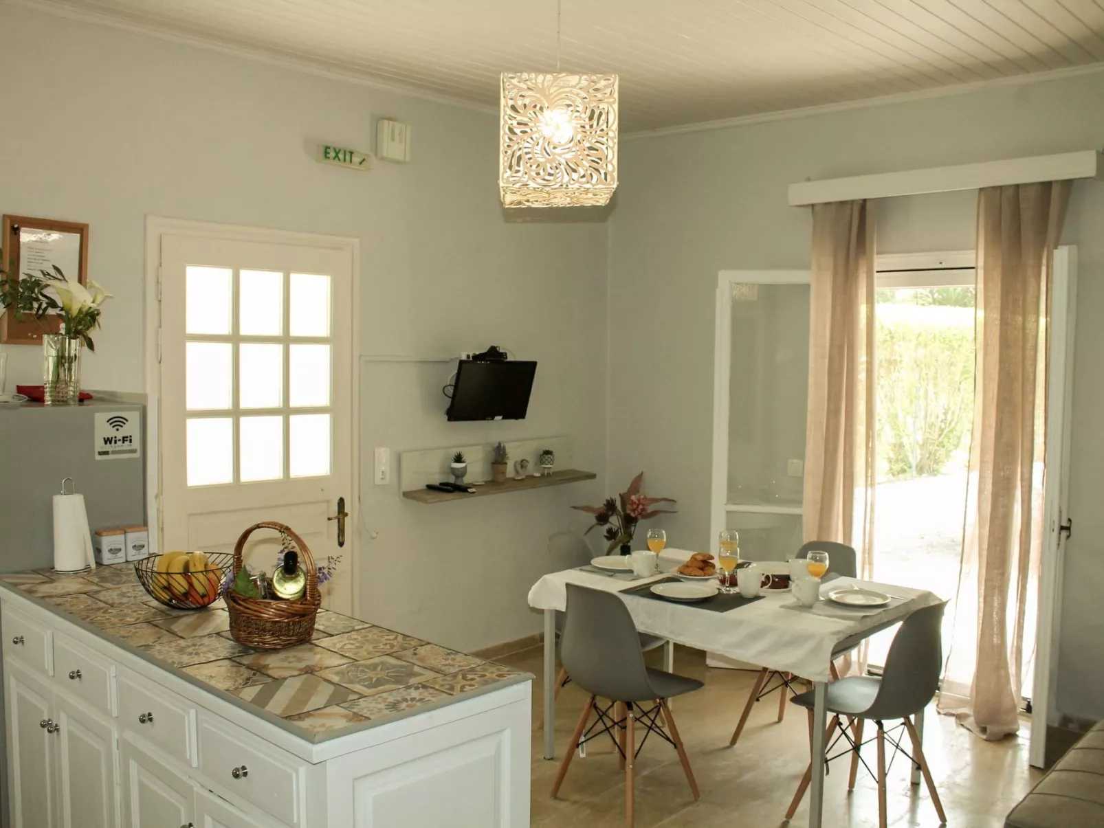 Geräumige Wohnung mit zwei Schlafzimmern in der Nähe des Sandstrandes-Inside