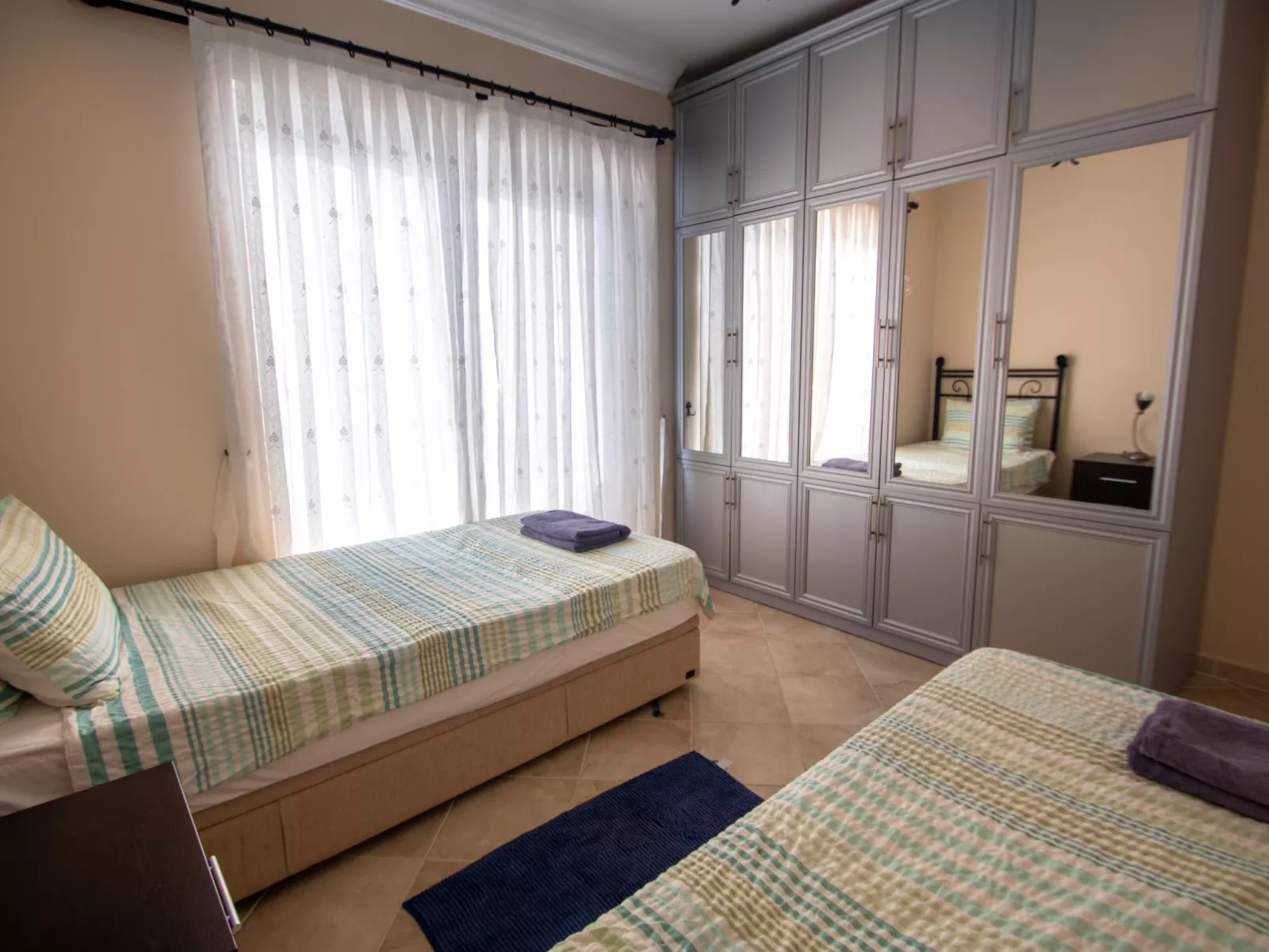 Mit Garten, Grill und Terrasse-Dedans