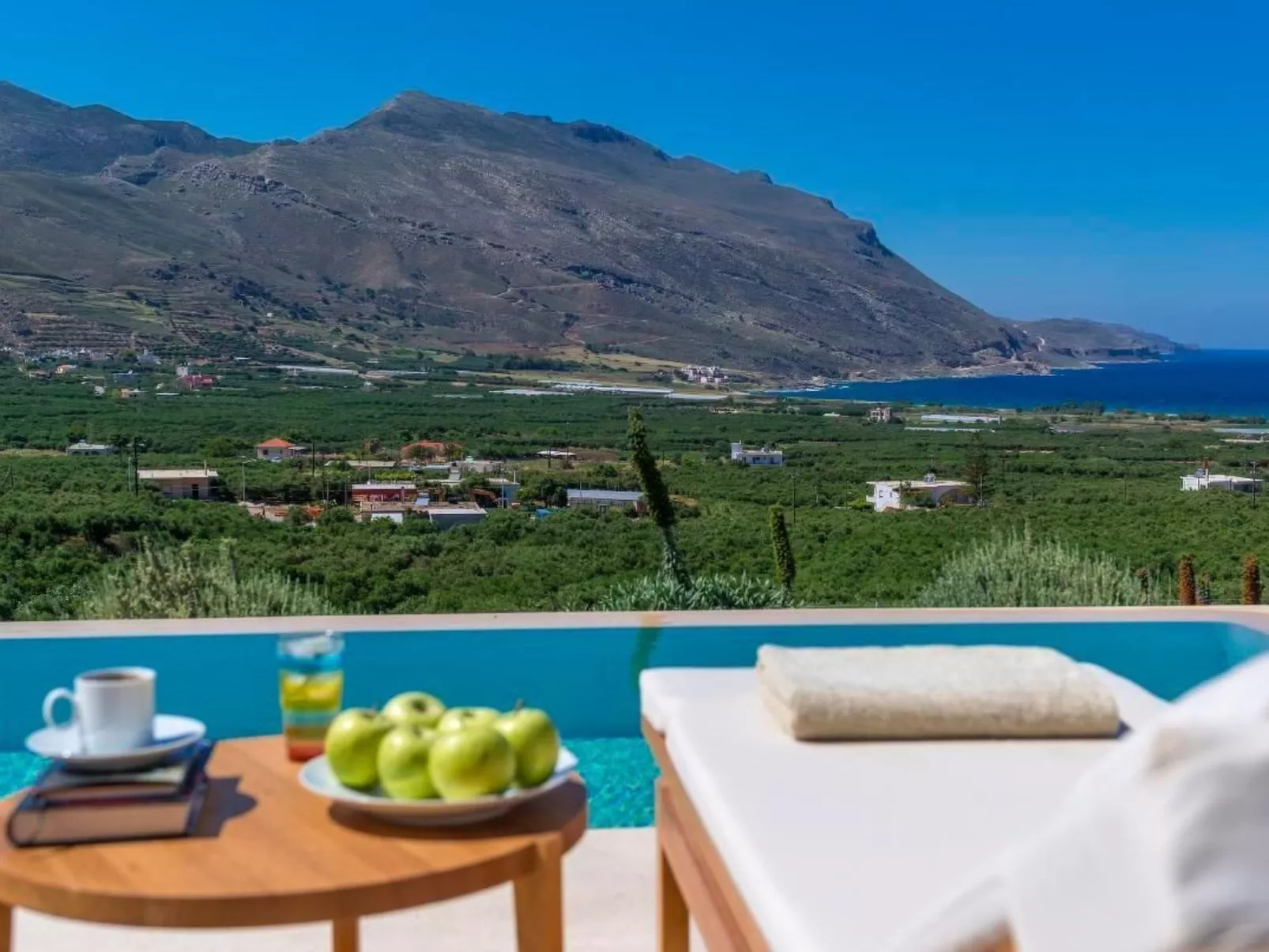 "Villa Charisma" mit eigenem Pool-Outside