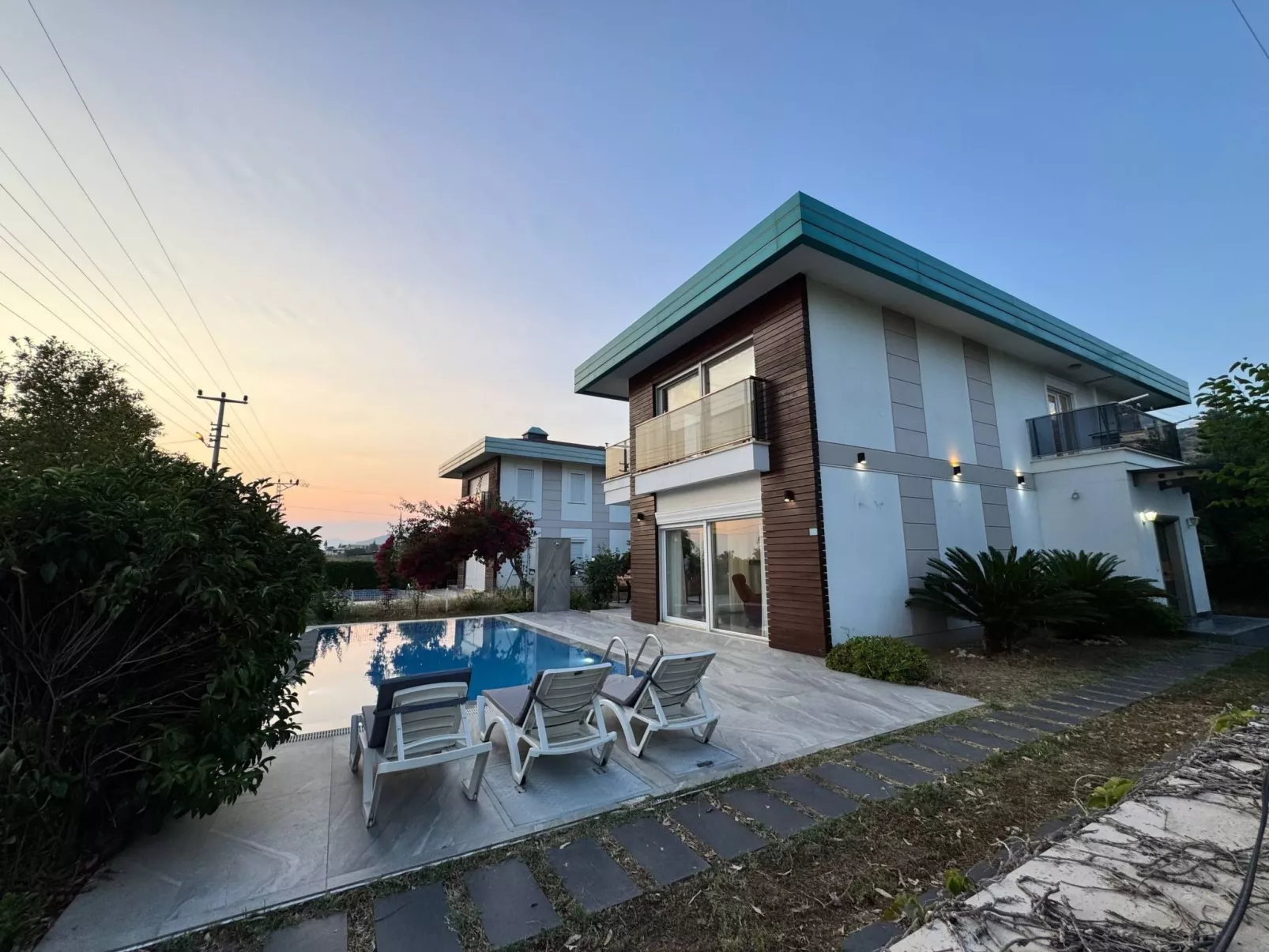 Genießen Sie Ihre sonnige Reise mit "NarVilla"-Outside