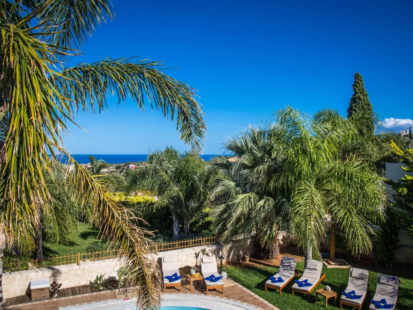 Ferienvilla mit Garten, Grill und Terrasse - Outside