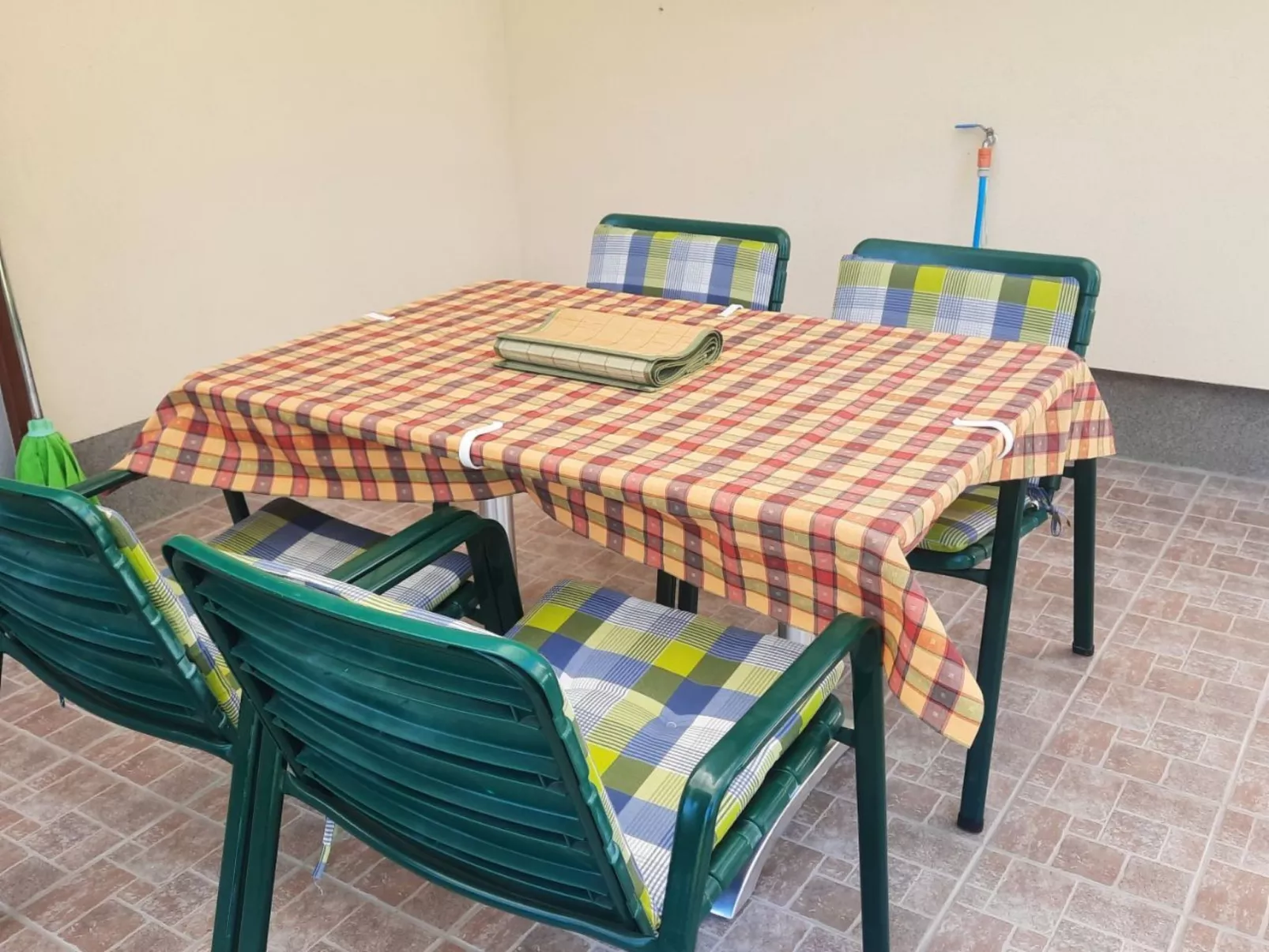 Klimatisiertes Ferienhaus in Bükfürdö mit Garten-Dedans