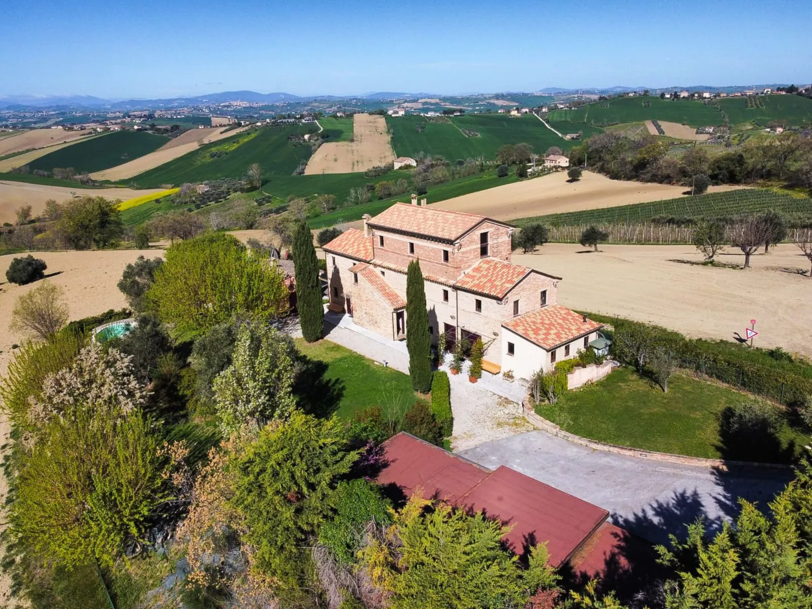 Villa Gelso mit Pool, Sauna und atemberaubender Aussicht-Outside