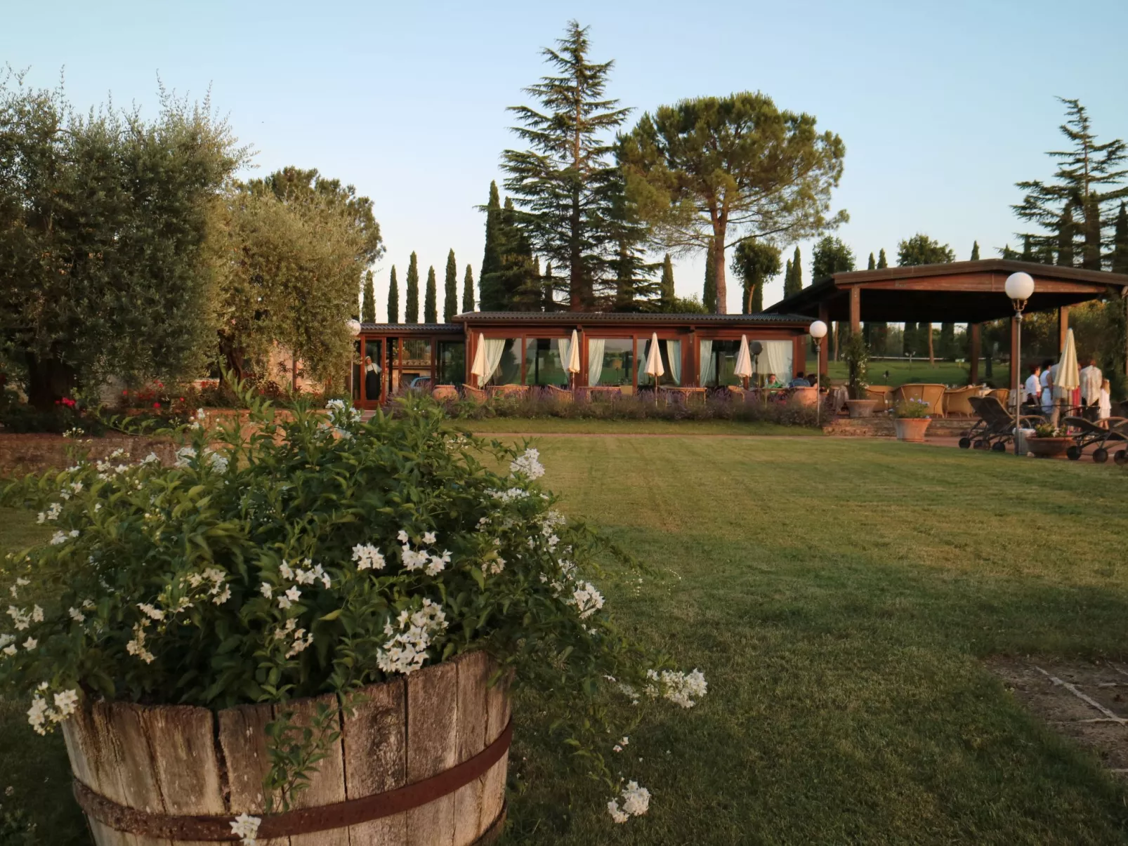 Wohnung in Sarteano mit Privatparkplatz-Draußen