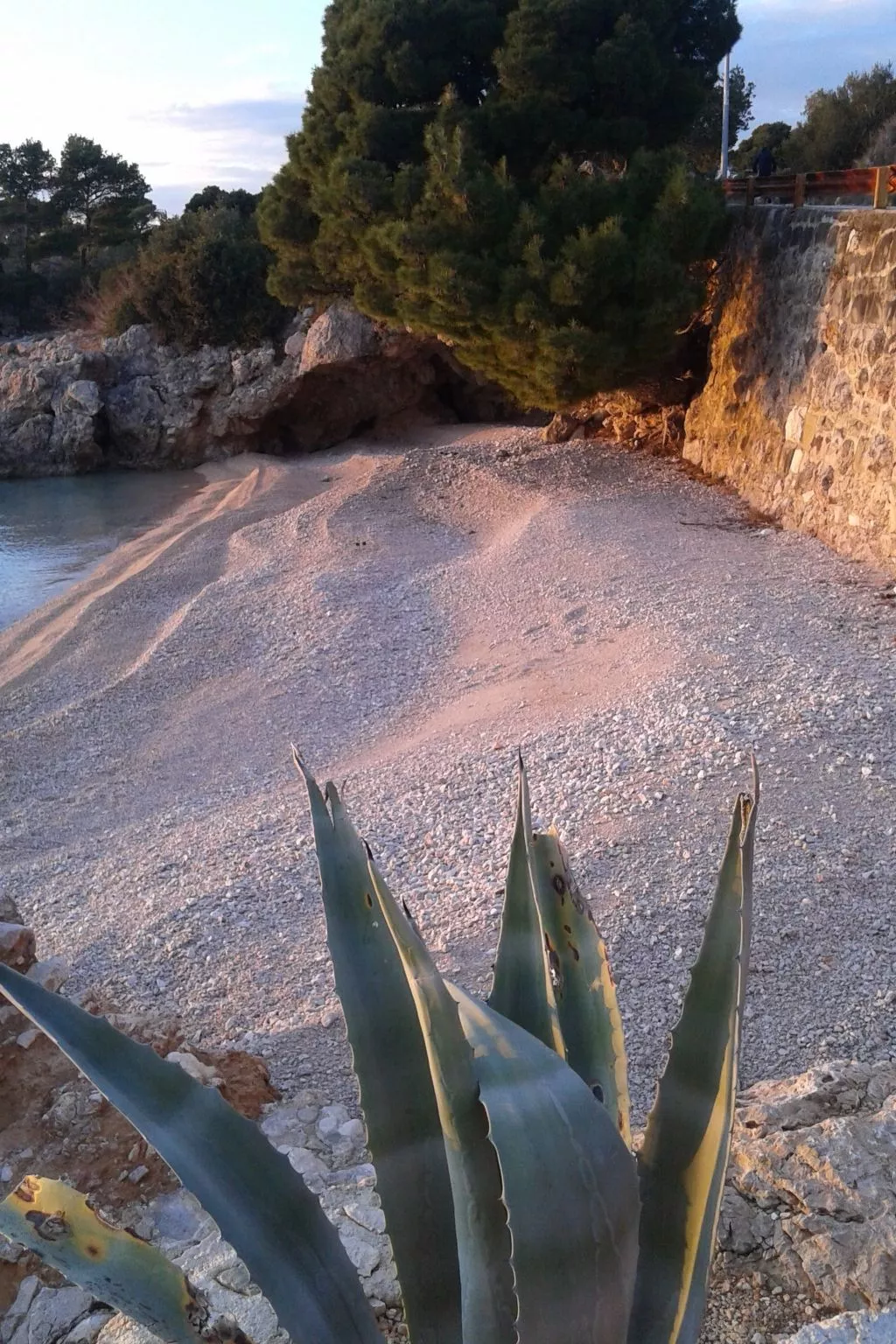 Mit Blick auf das Wasser-Outside