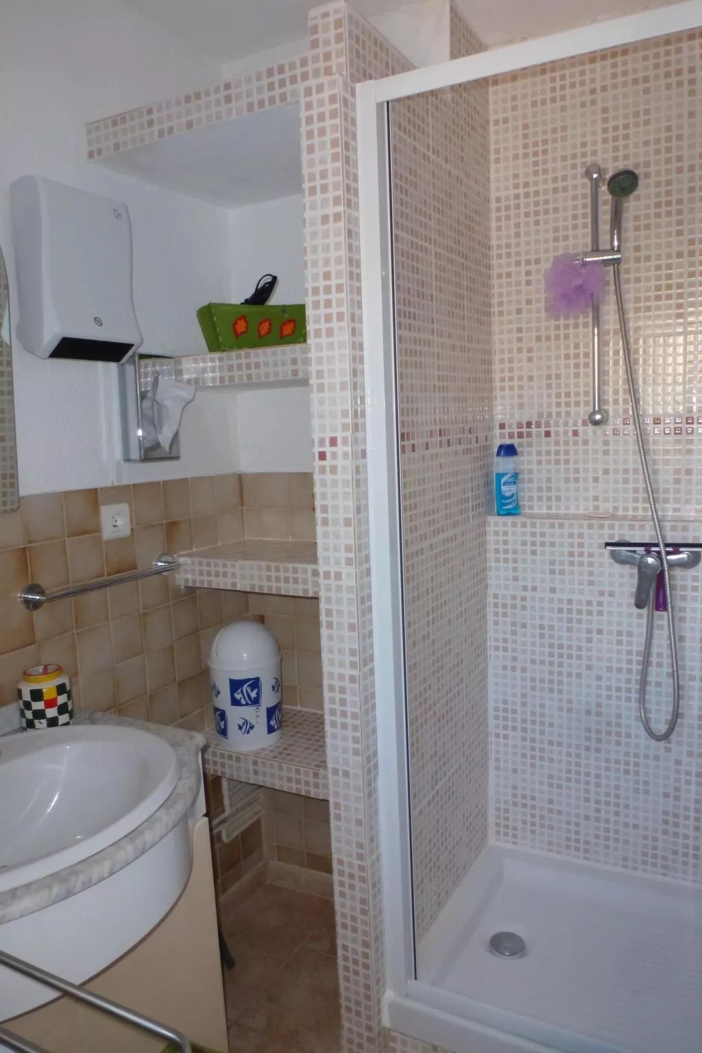 SAISONALE VERMIETUNG: DIE PERGOLA AM STRAND.-Dedans