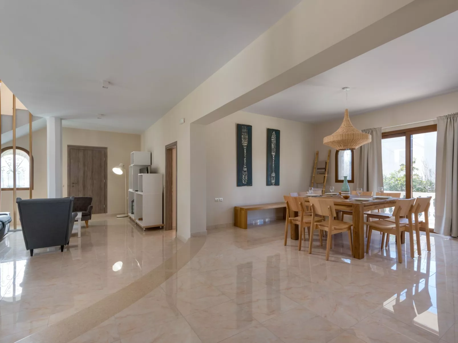 Geräumige Villa Evelyn für 10 Personen mit Pool-Inside