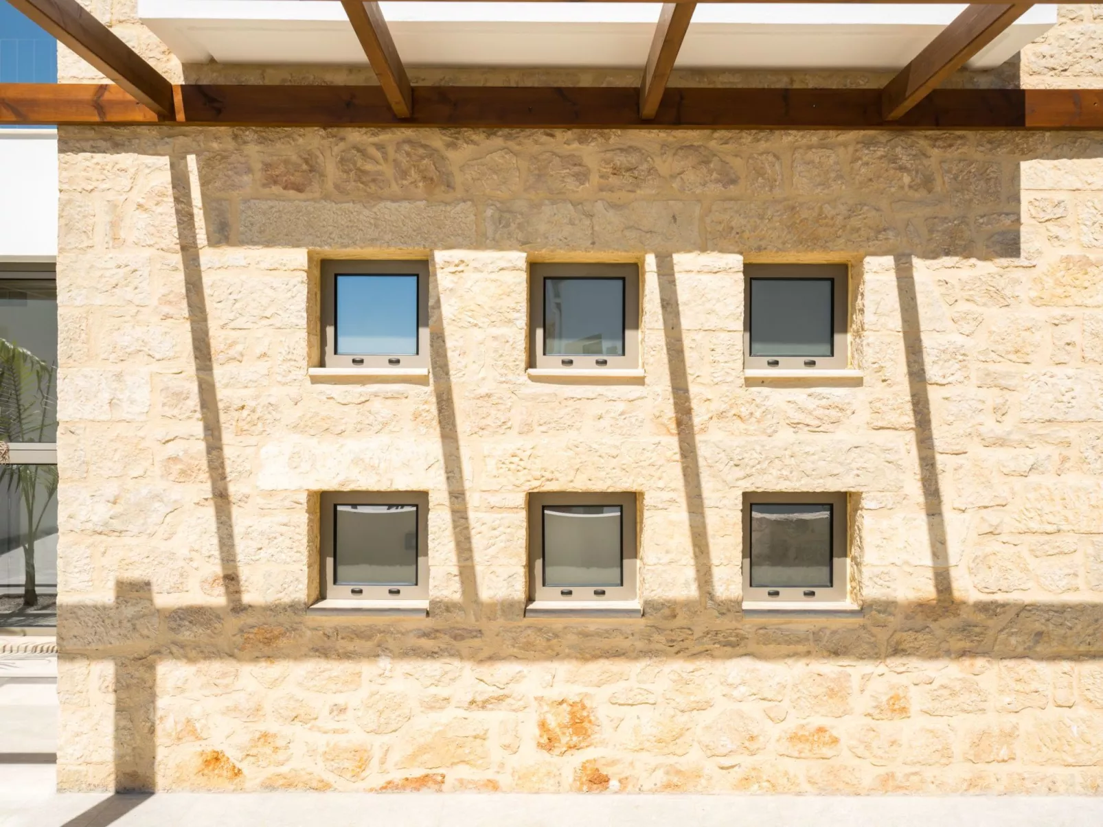 Villa am Strand mit Pool, Kinderbereich und BBQ-Outside