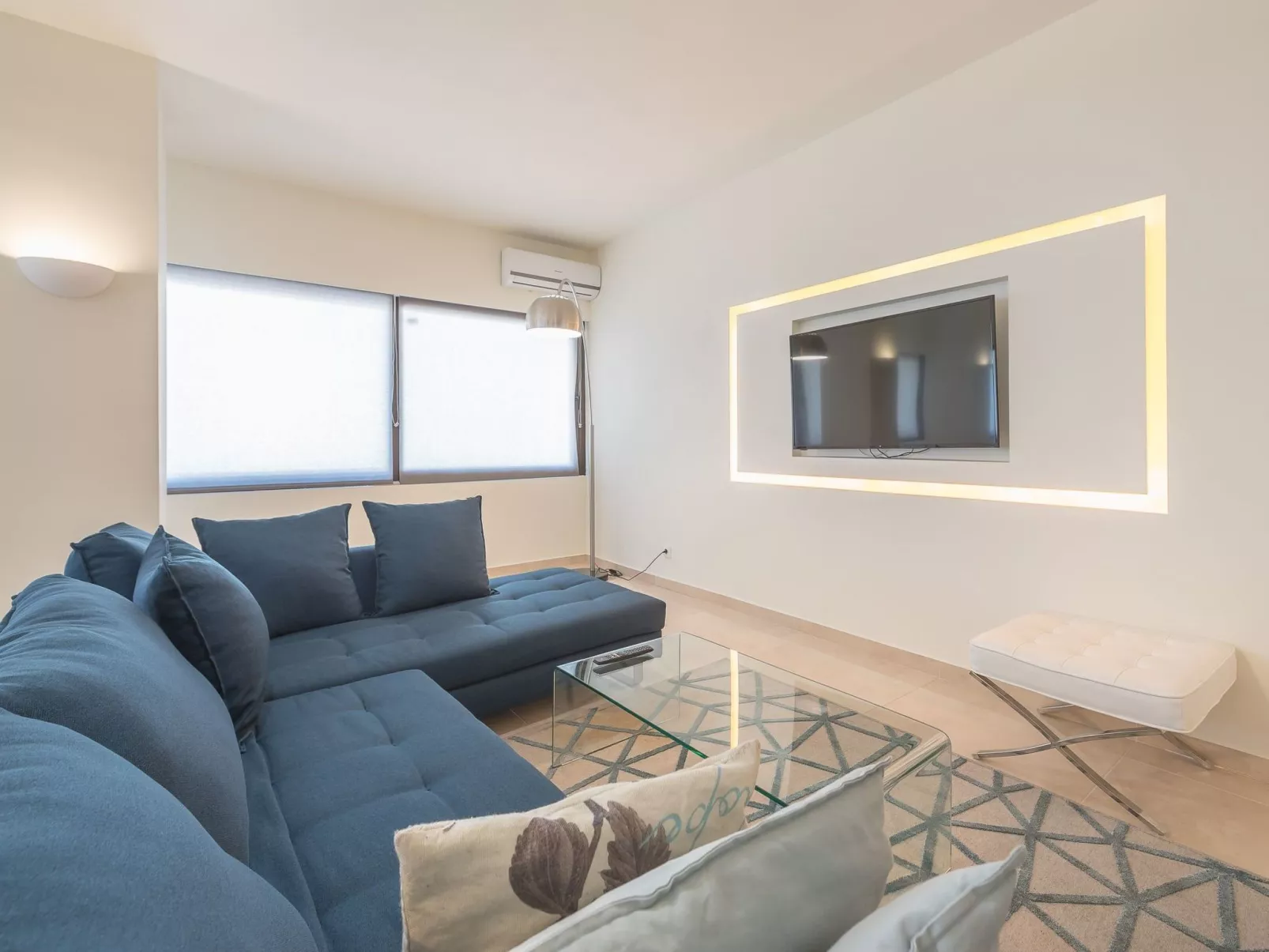 Stilvolle 2 Schlafzimmer, nur wenige Schritte von Fokionos Negri-Drinnen