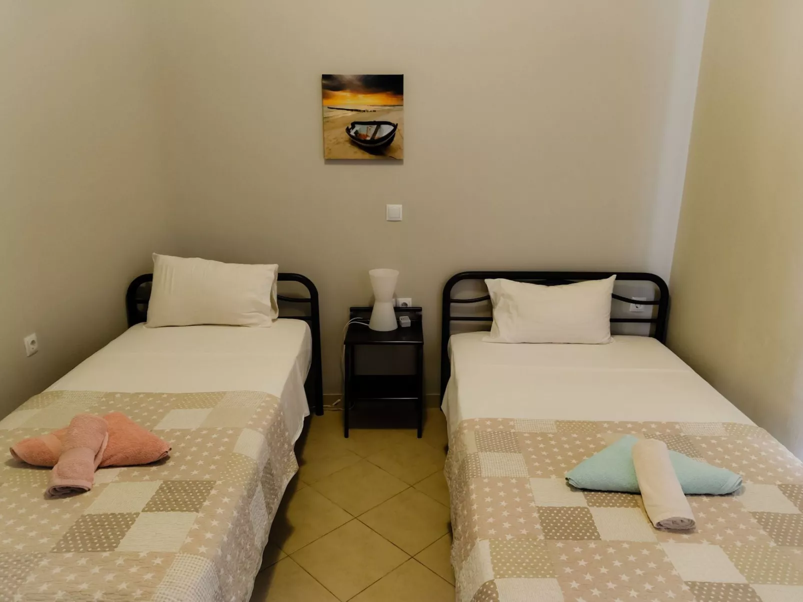 Gemütliches Olympia Apartment mit Pool-Drinnen