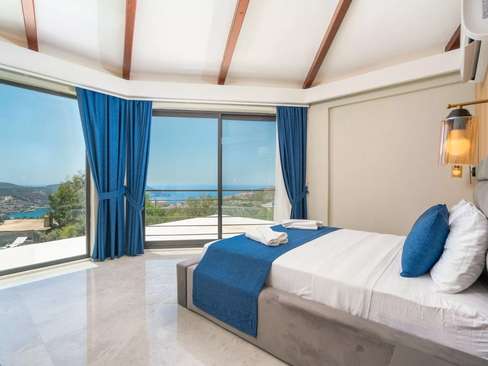 Ferienvilla "Ekinoks" mit Blick auf das Wasser-Dehors