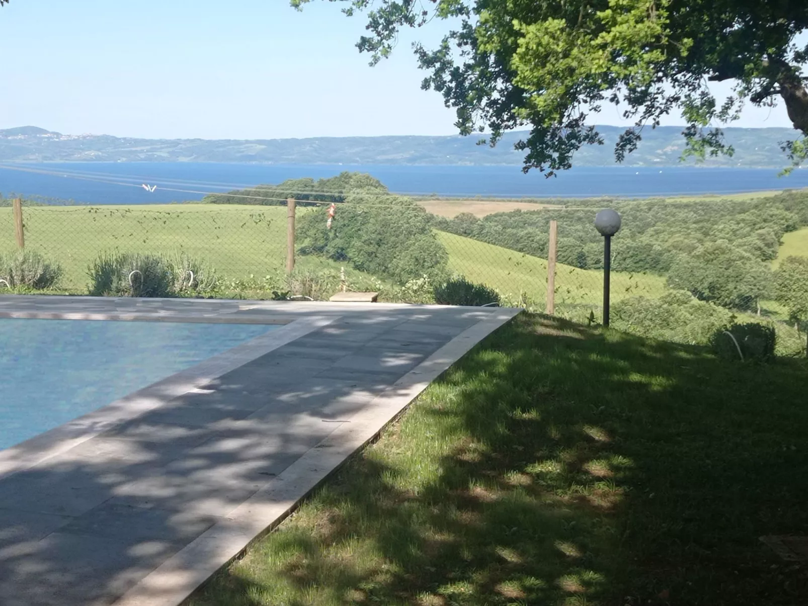 Villa auf dem Seehügel-Draußen