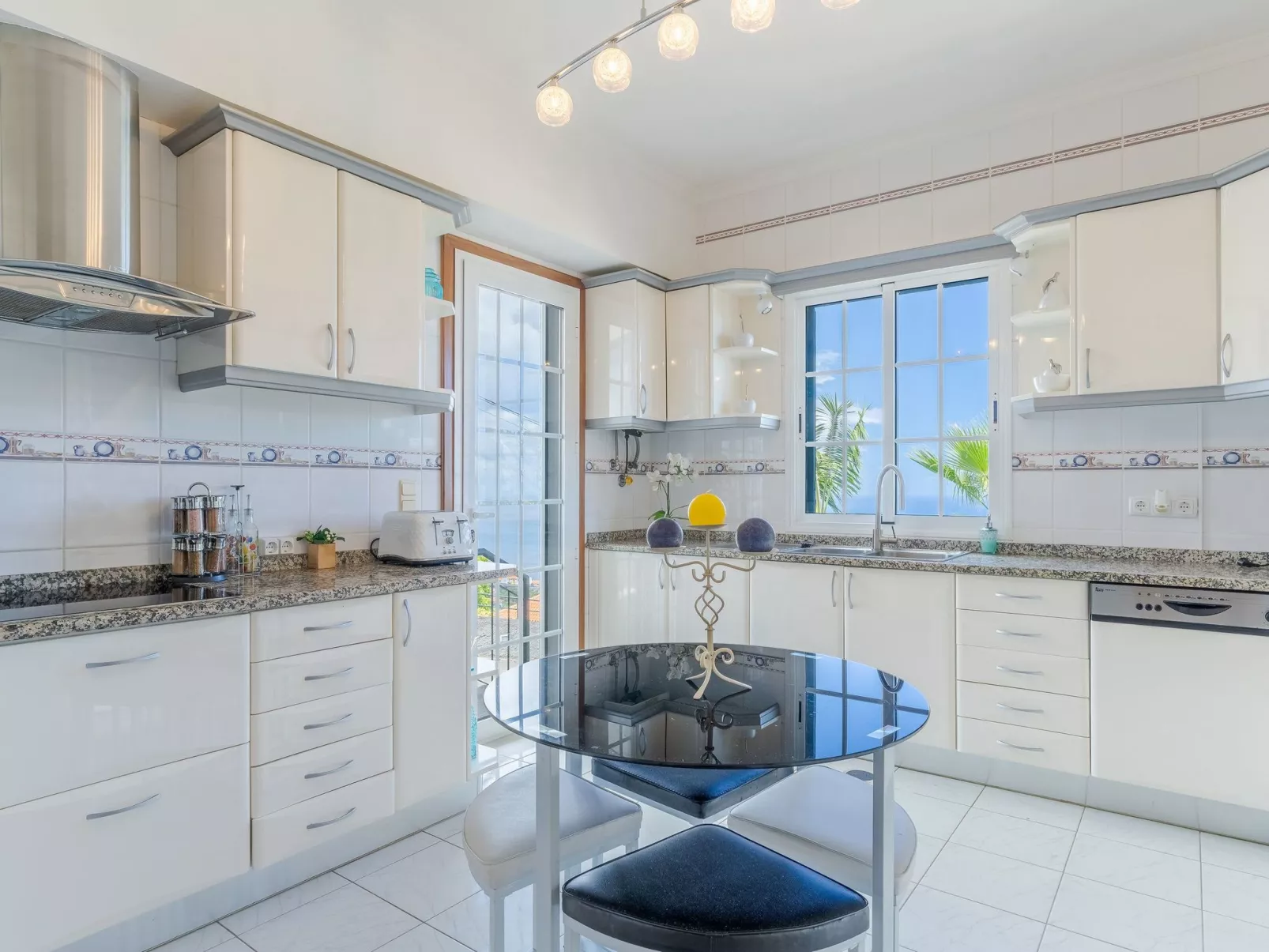 Villa Black Rock-Drinnen