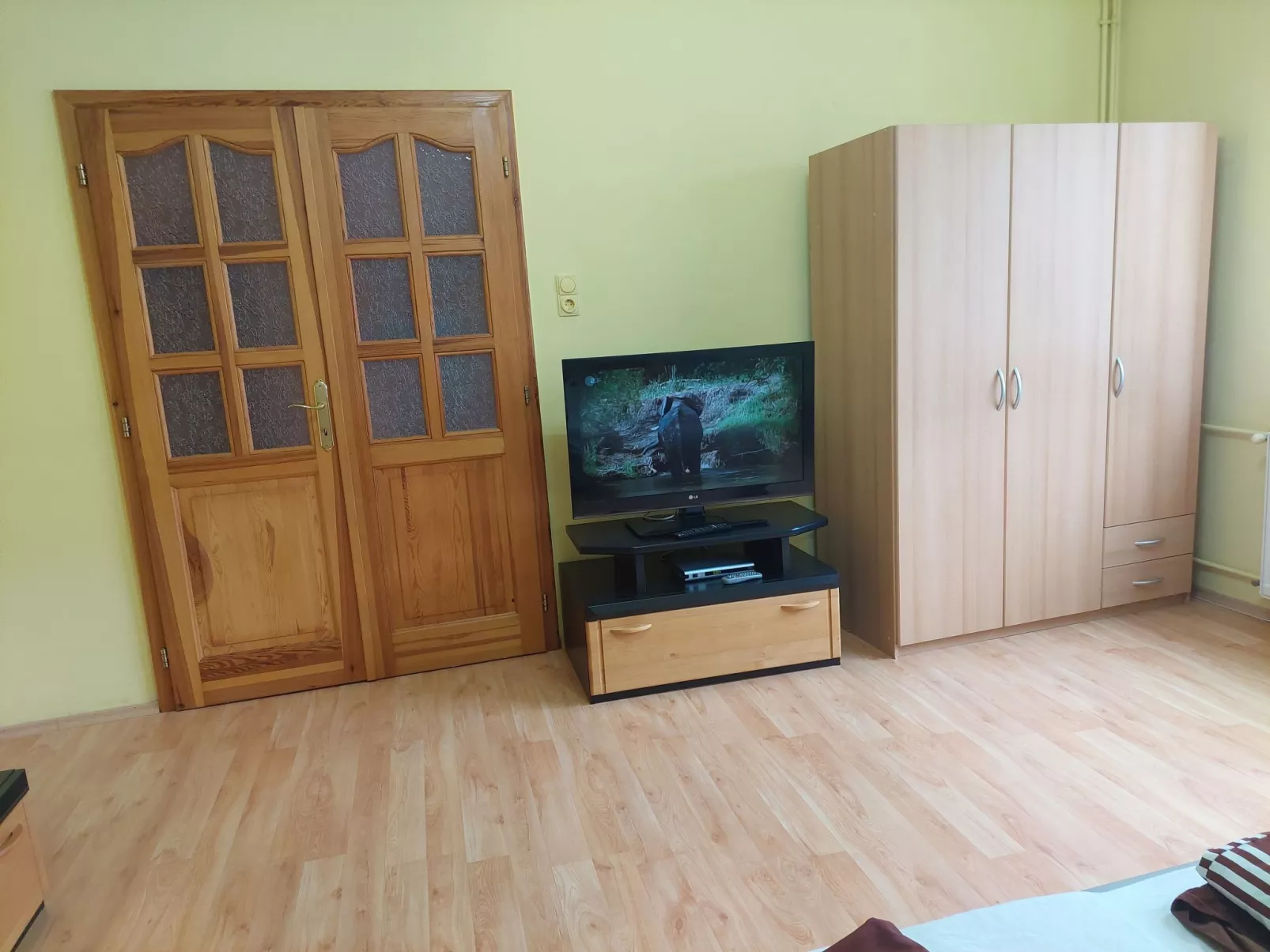 Schönes Ferienhaus mit Pool in ruhiger Lage-Dedans