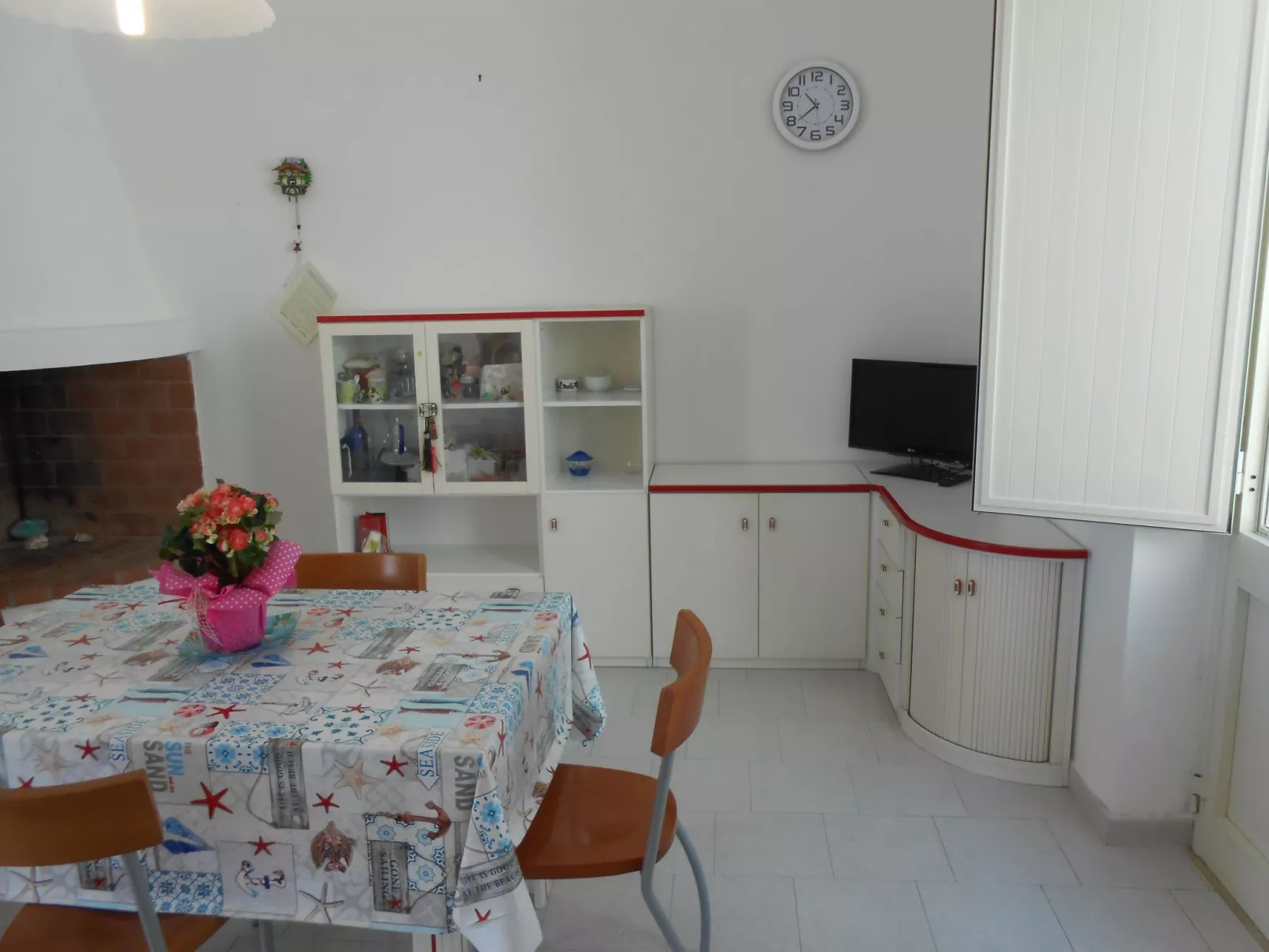 Helles, einladendes Ferienapartment mit Sonnenterrasse in Strandnähe-Dedans