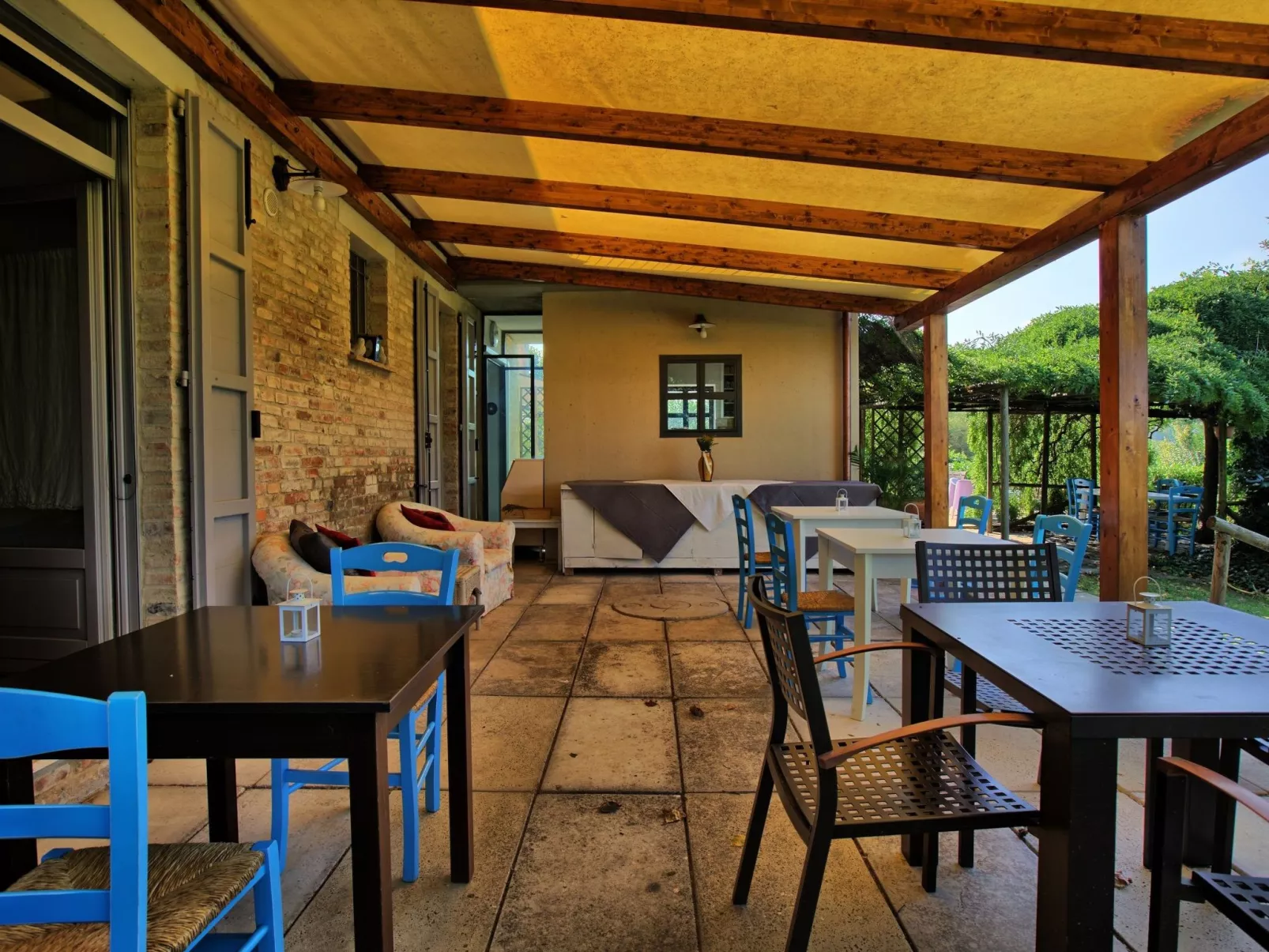 Haus der Musik 270m Veranda, Garten und Pool-Inside