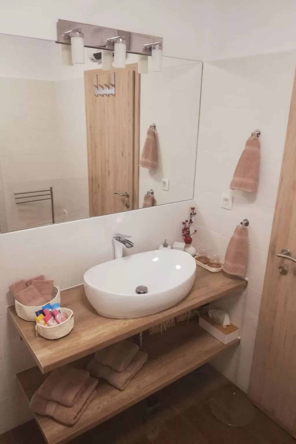 Haus Mirelia für zwei Personen mit Garten-Image-tags.info