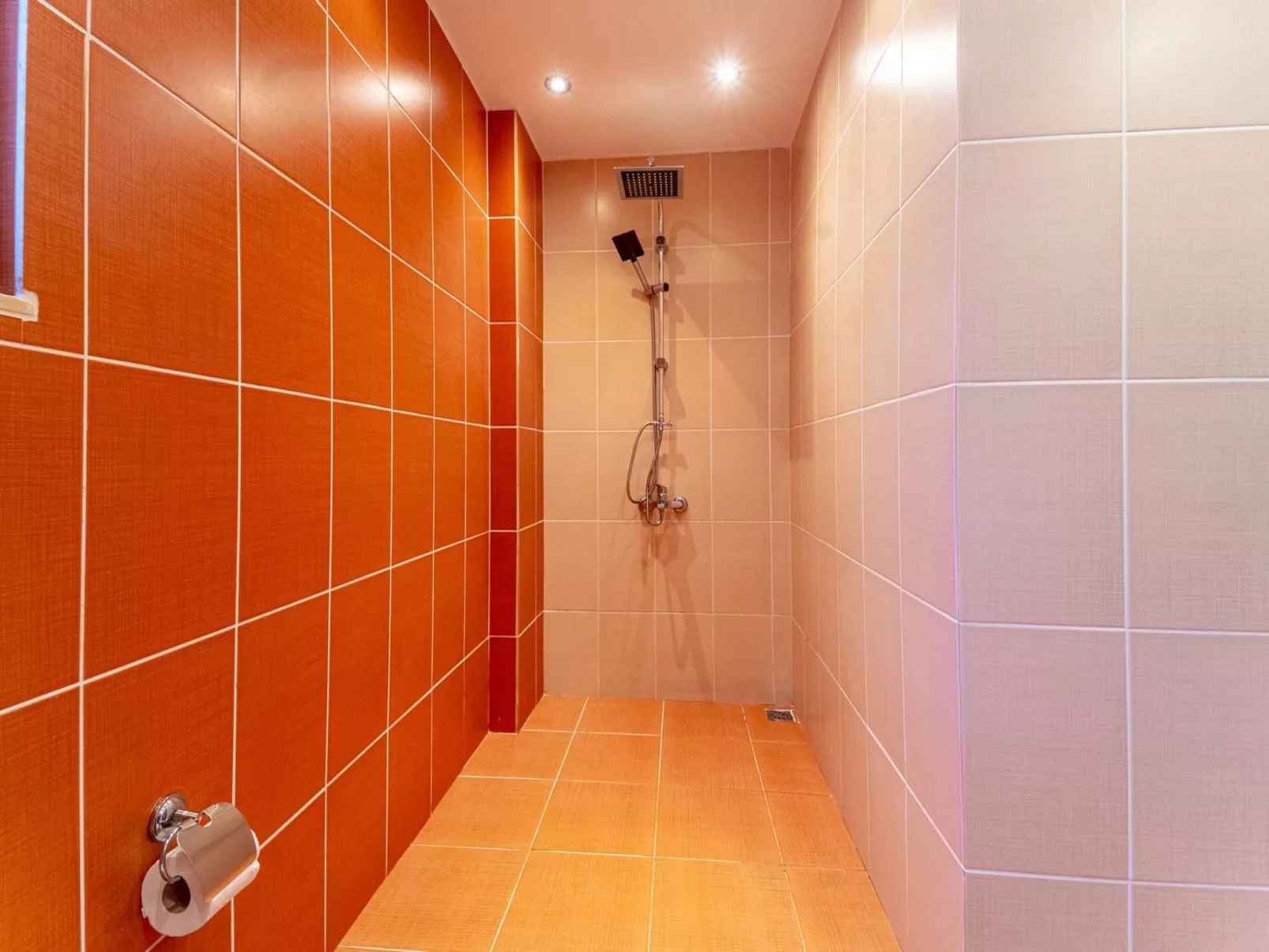 Villa aus Naturstein für 8 im Zentrum von Kalkan-Inside