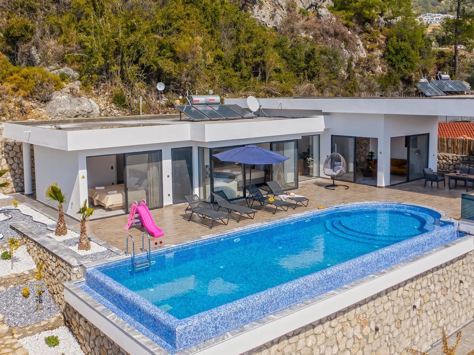 Schöne Villa mit Pool, Blick auf Meer und Tal-Image-tags.info