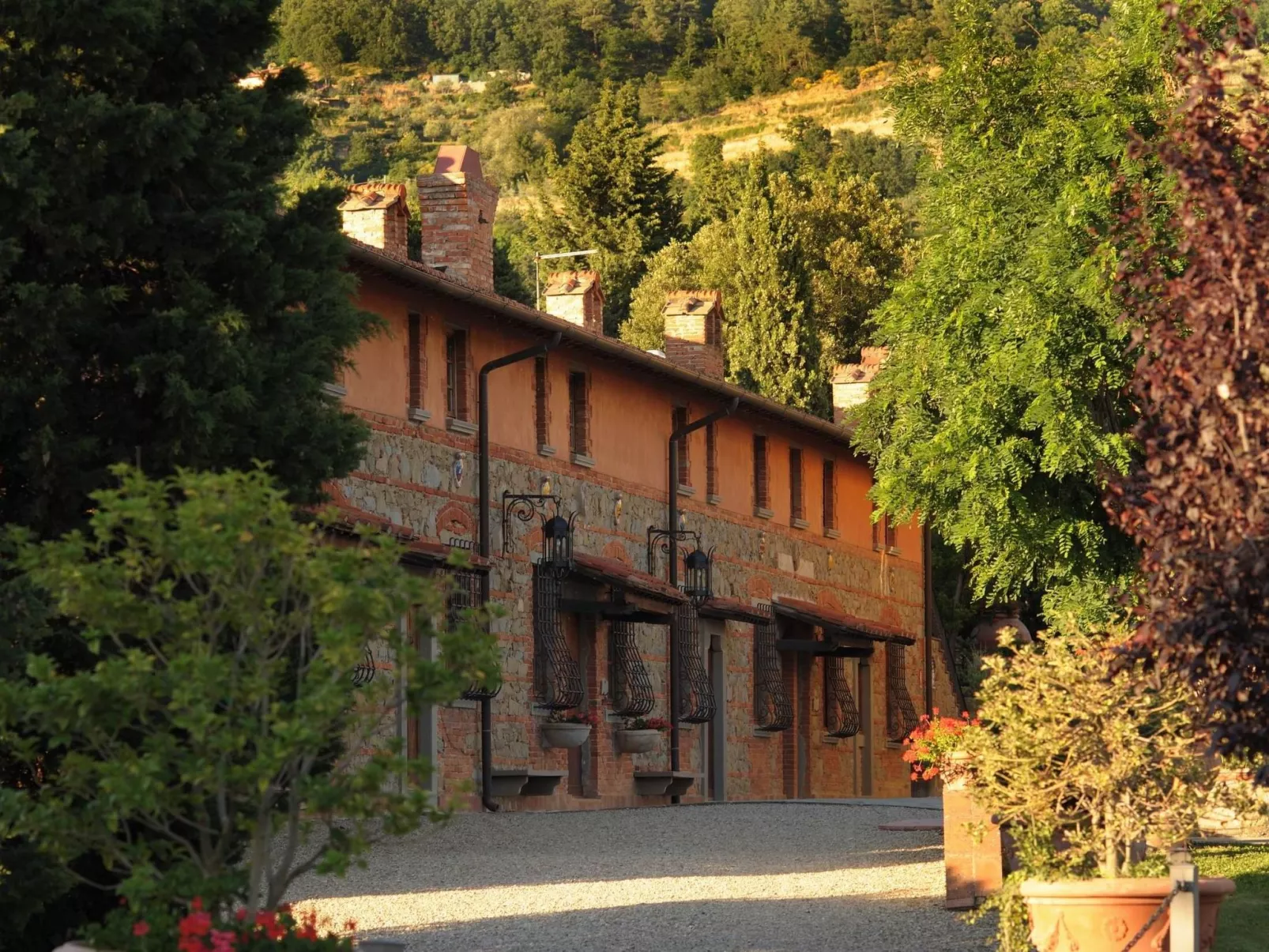 Unterkunft in einer Residenz mit Restaurant und Schwimmbad-Dehors