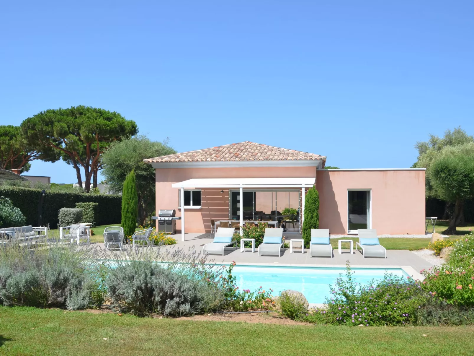 Villa 4 Schlafzimmer, privater Pool Garten und Parkplatz-Dehors
