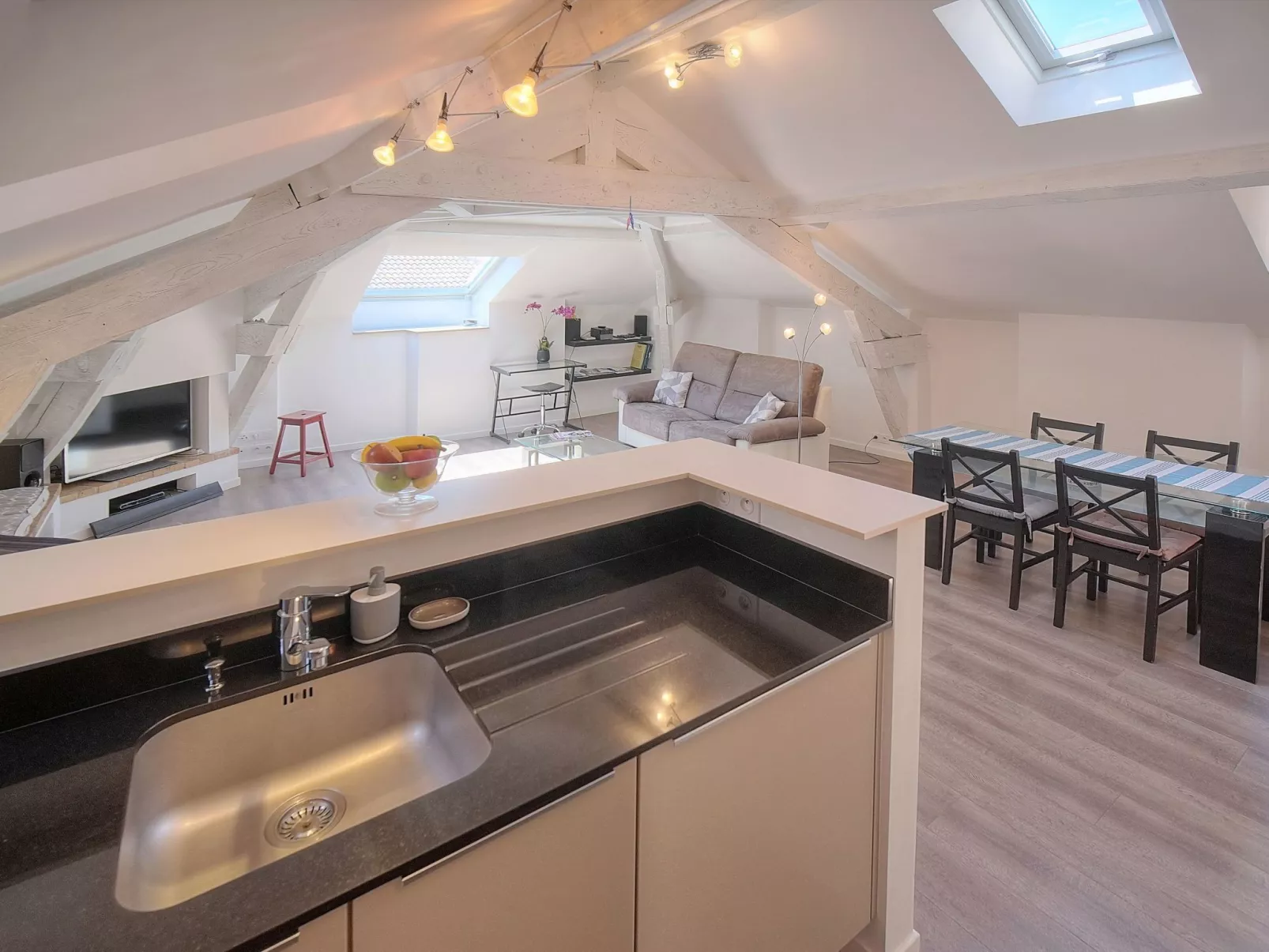 Loftartige Wohnung in ruhiger Lage in Cannes-Drinnen