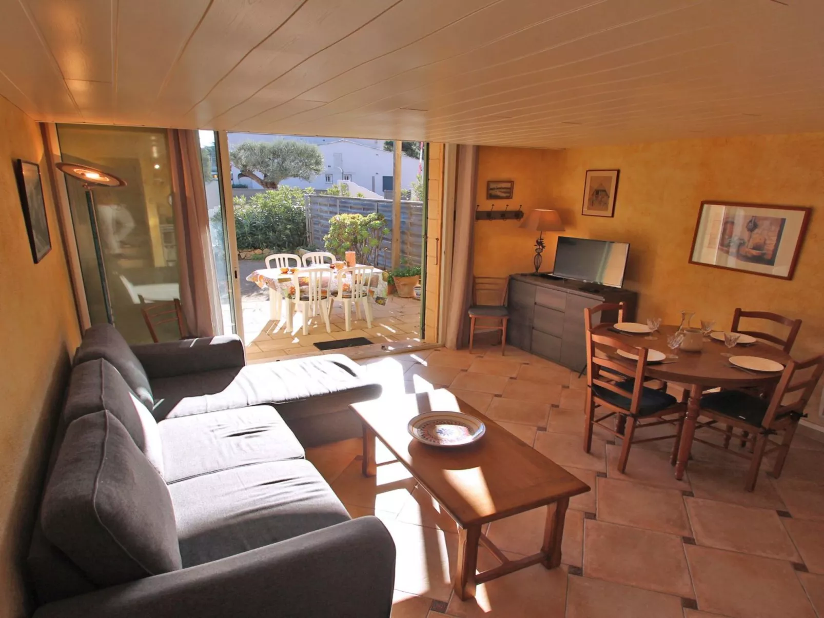 Mas provençal - 4-6 Personen - Strand zu Fuß erreichbar-Inside