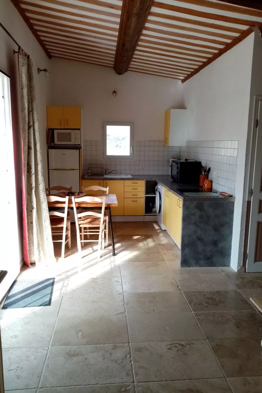 Provenzalisches Ferienhaus mit Charme auf dem Land mit Pool-Inside