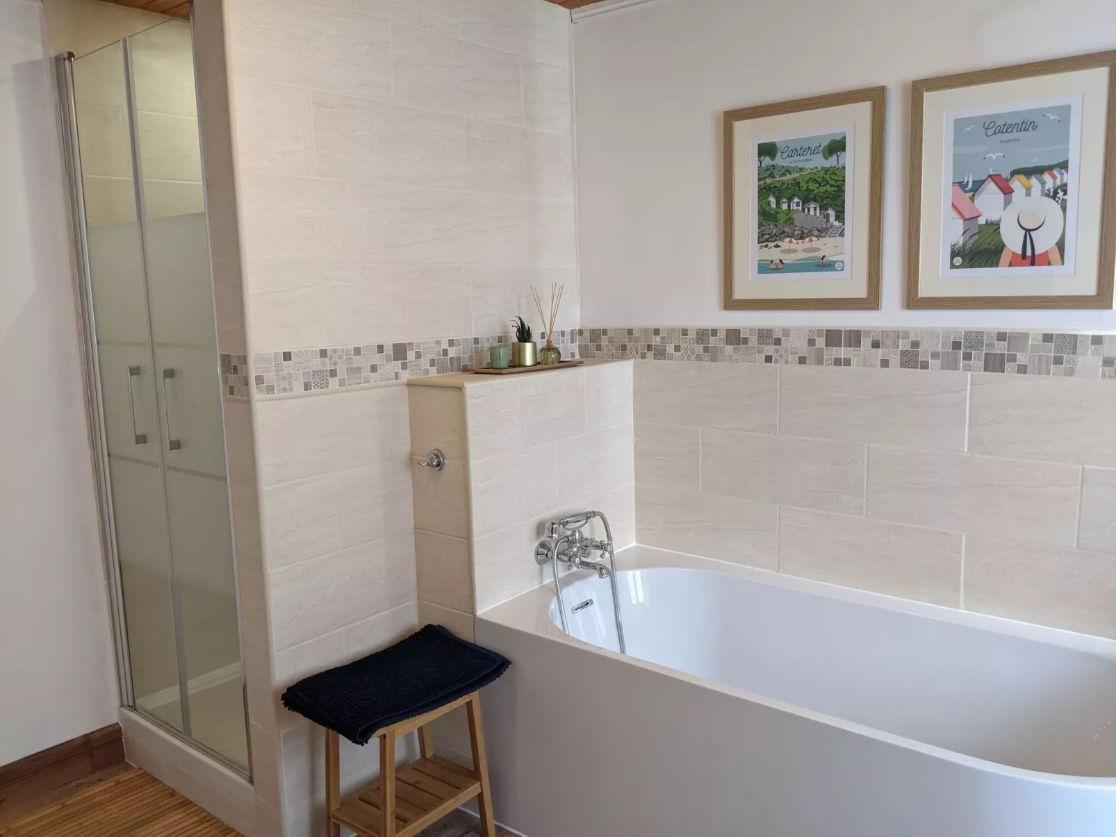 In Vesly mit Beheiztem gemeinsamem Pool-Dedans