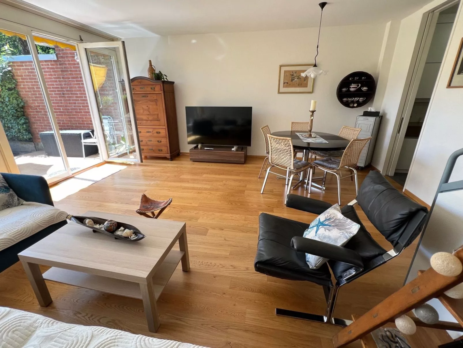 Navengana 5 mit Pool-Drinnen