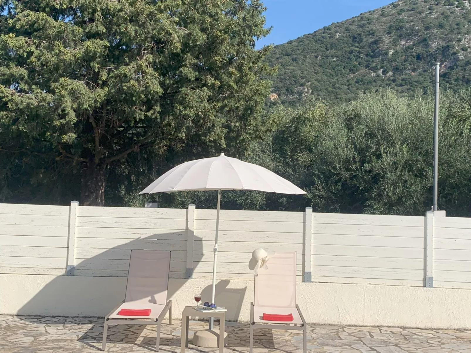 Ferienvilla mit Garten, Grill und Terrasse-Draußen