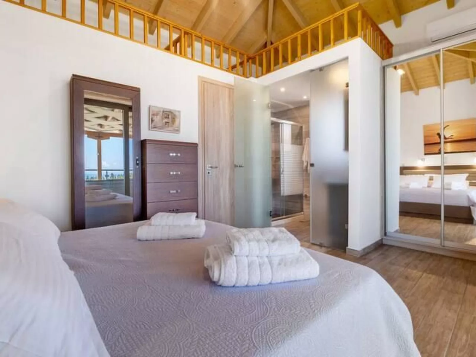 Luxuriöse Steinvilla Emily nahe dem Strand von Mylos-Dedans