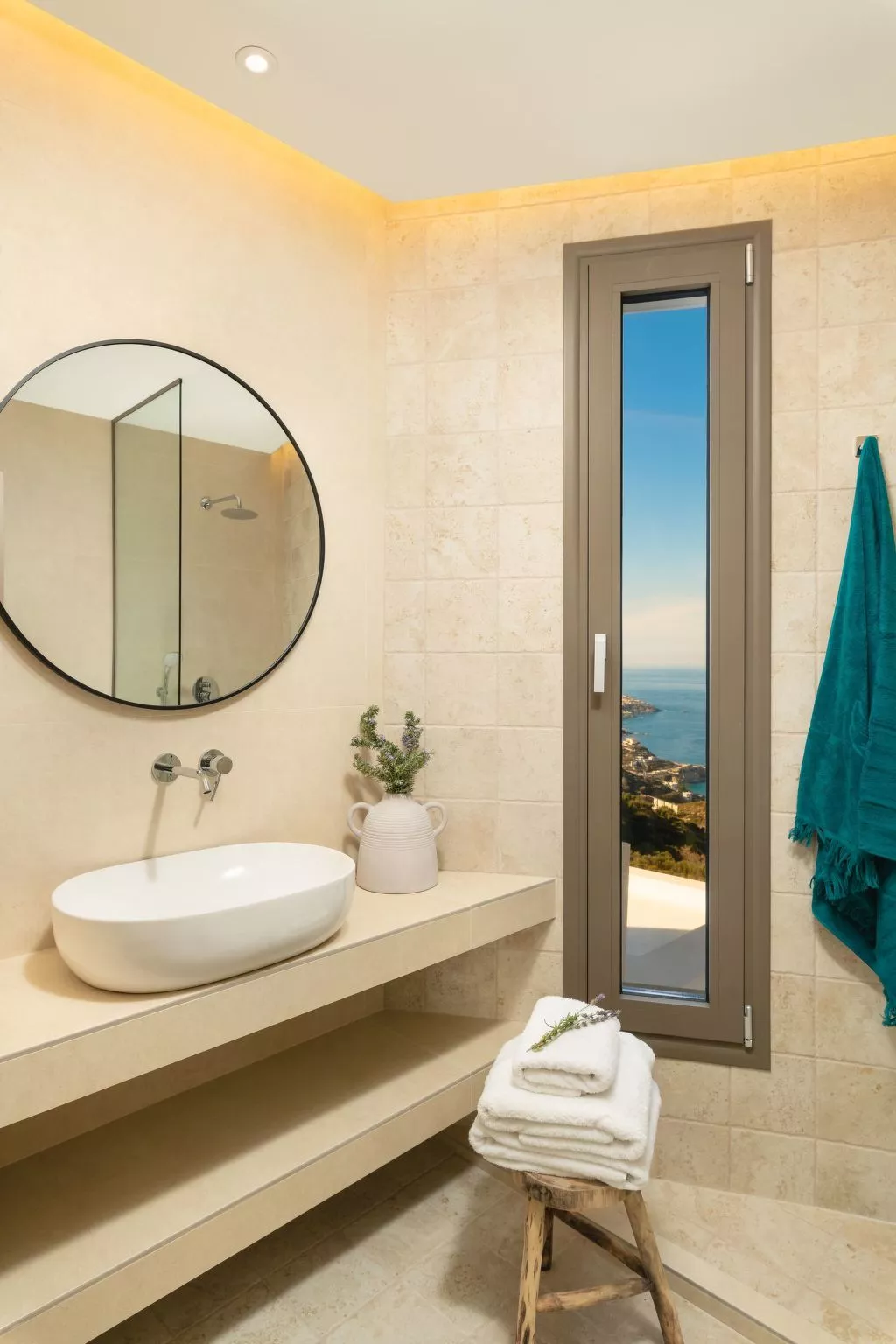 Luxuriöses Anwesen mit Meerblick und beheiztem Infinity-Pool-Dehors