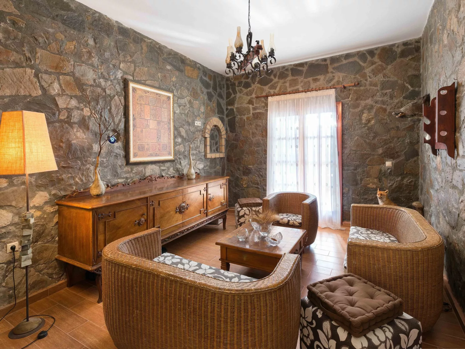 In Notia Rodos mit privatem Garten-Dedans