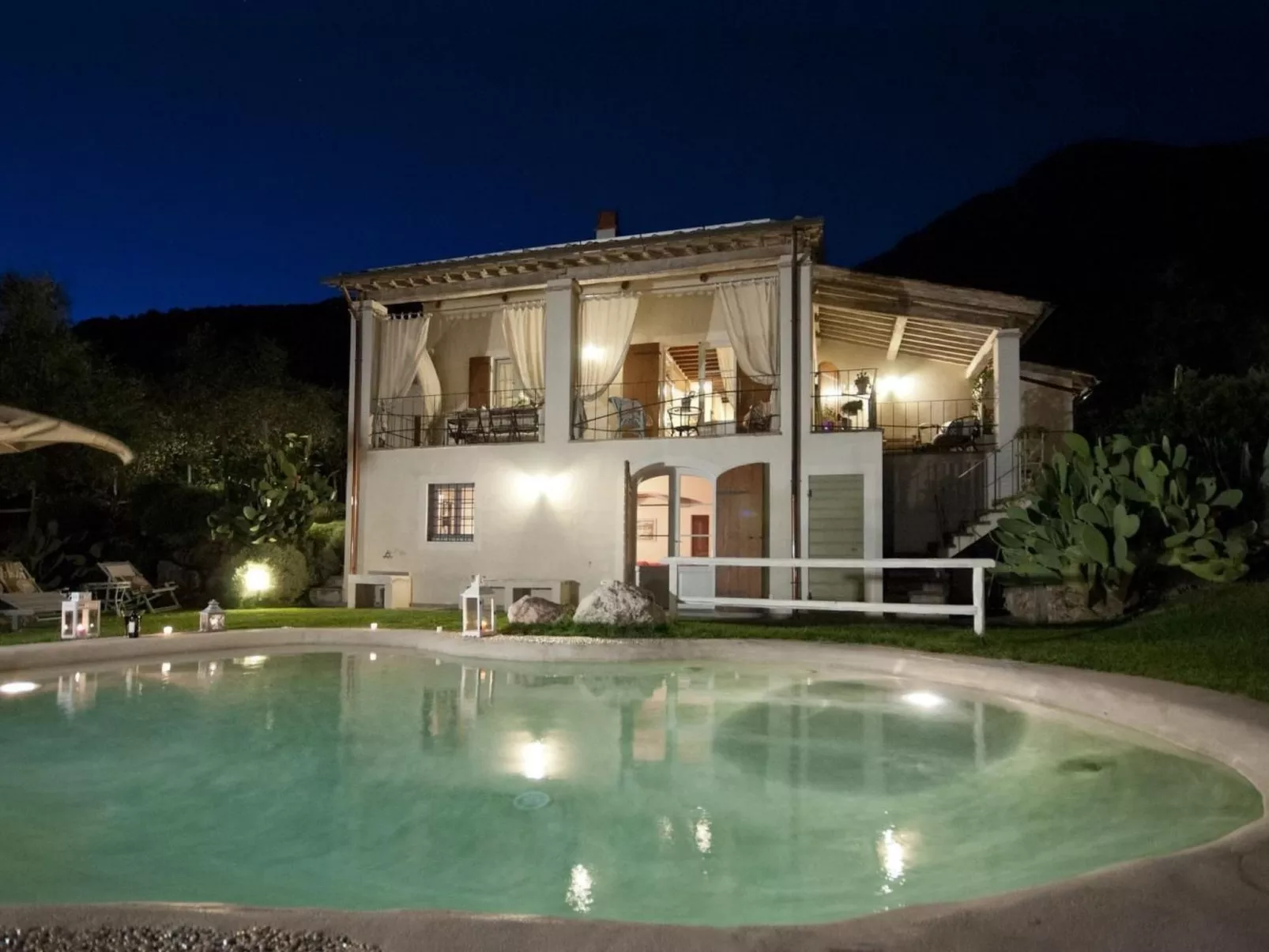 Villa mit Garten, Grill und Terrasse-Image-tags.info