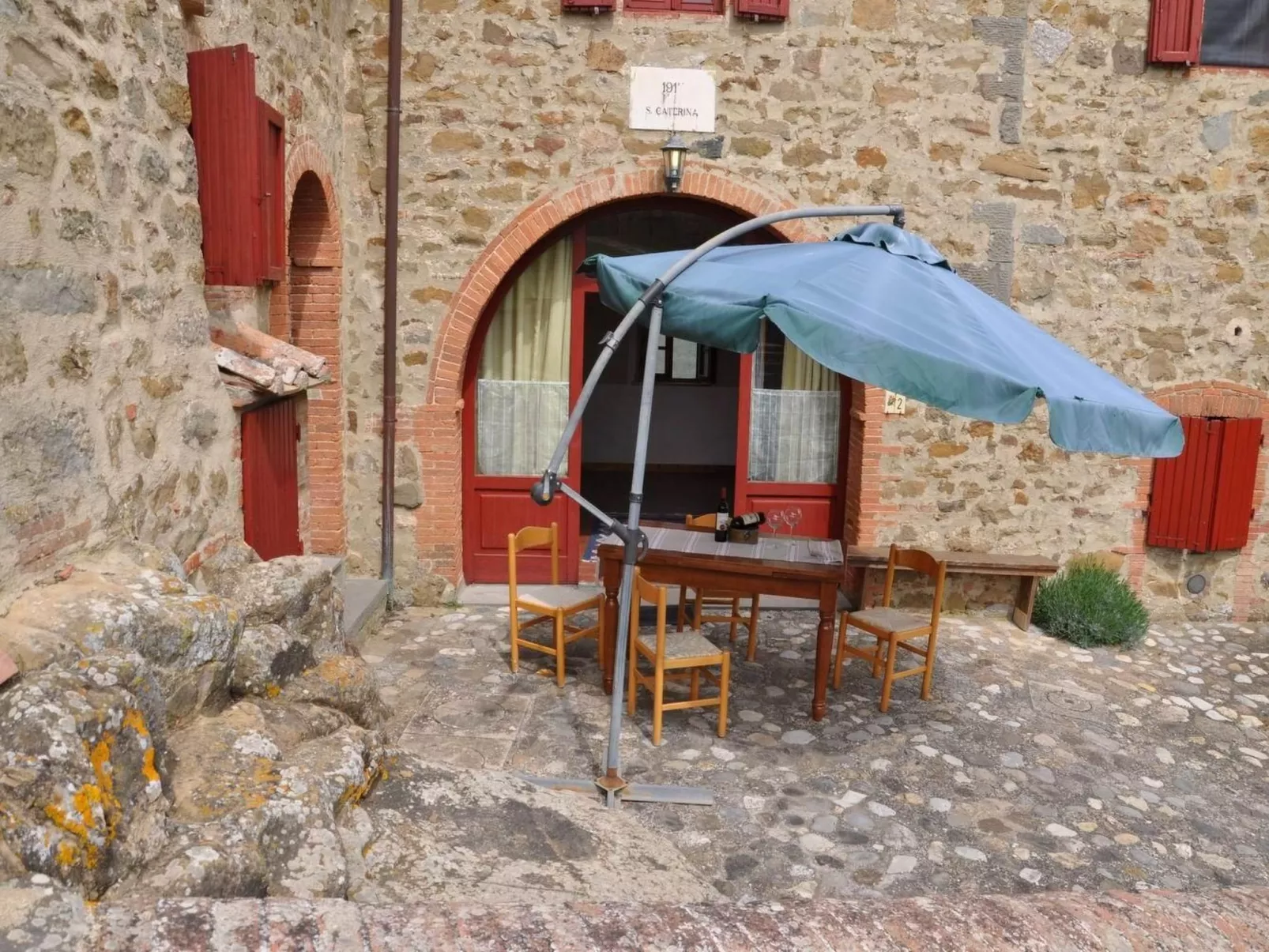 Schloss Selvole B4-Draußen