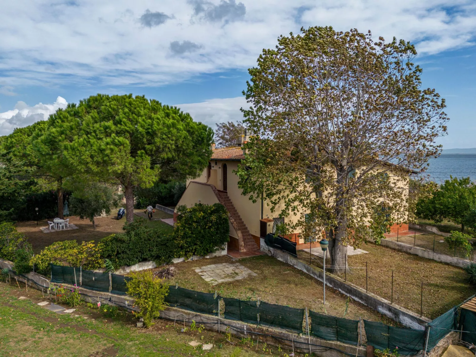 Wohnung mit Wasserblick - Draußen