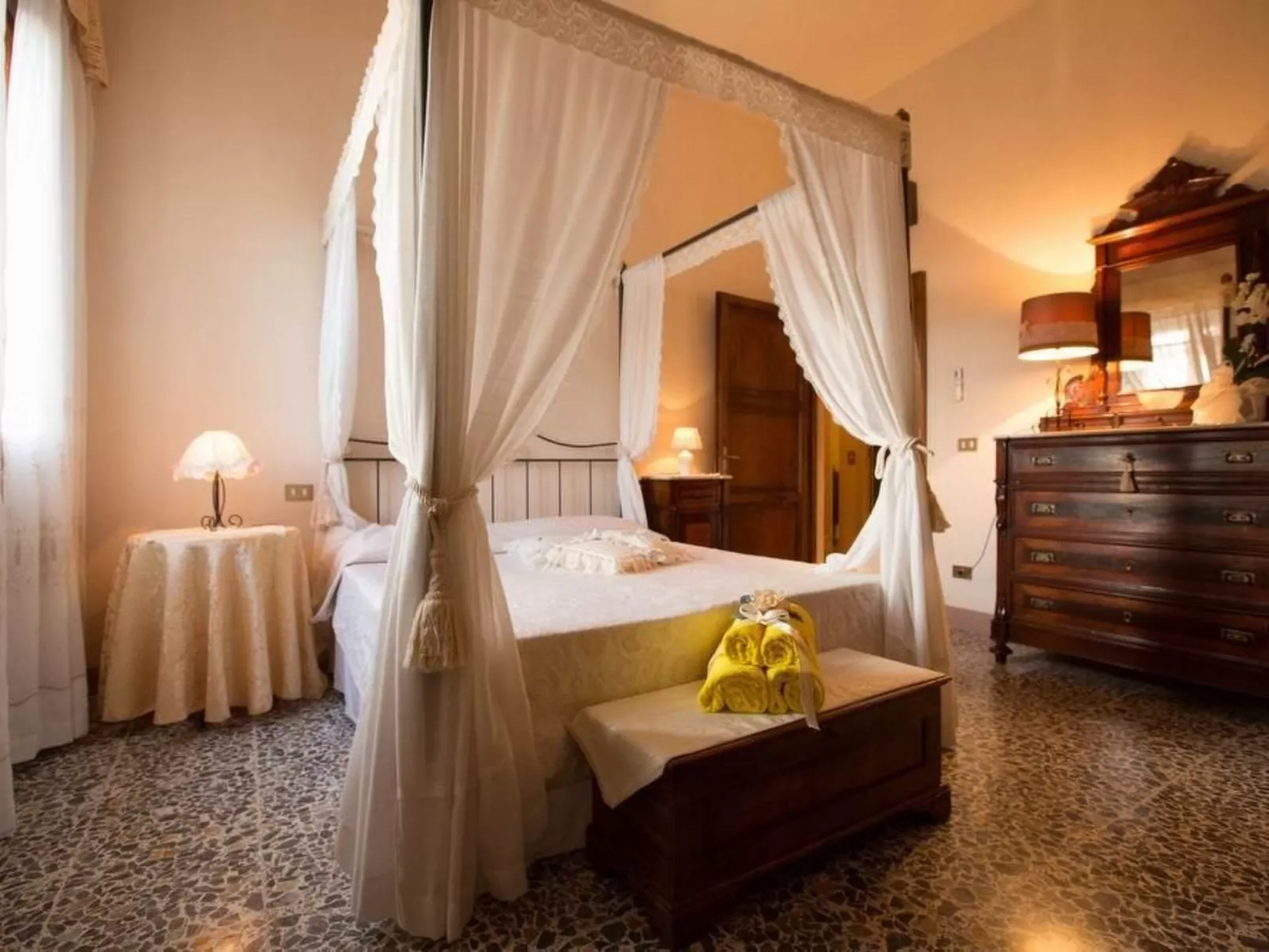 Villa Sassolina-Image-tags.info