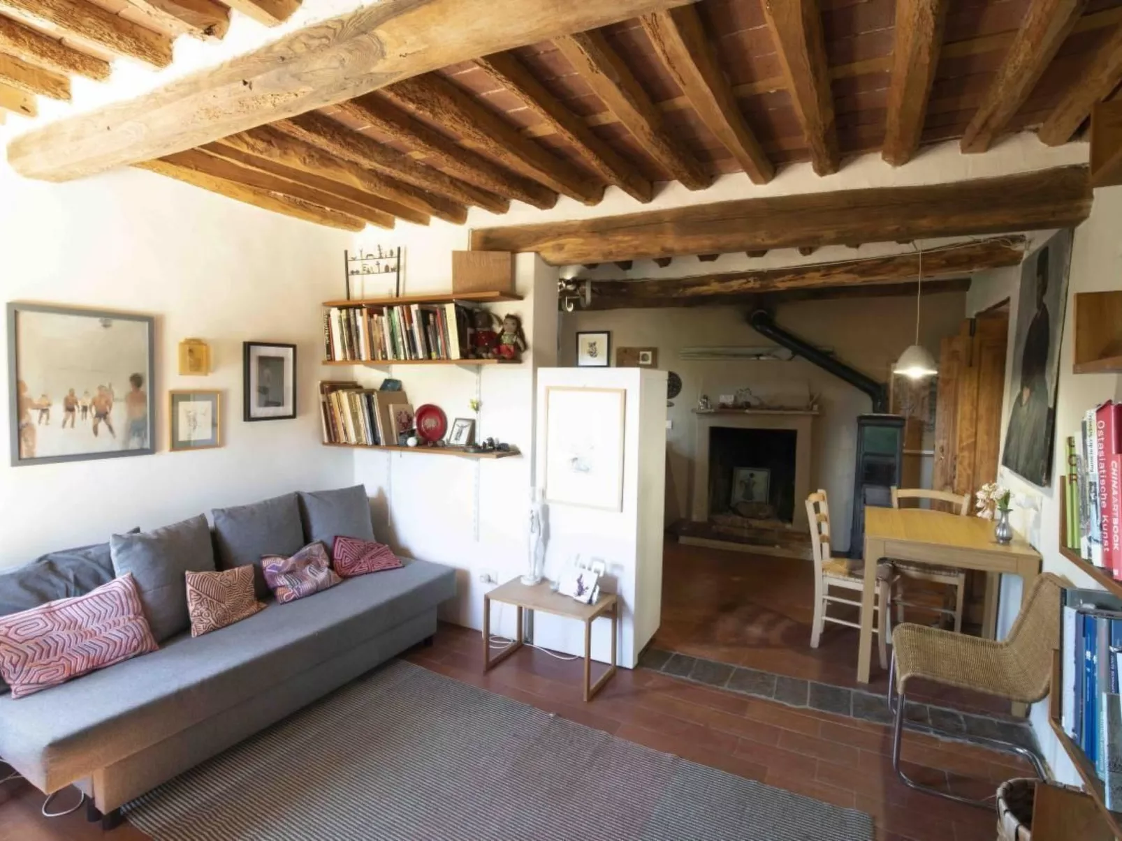 Artist's hill-Drinnen