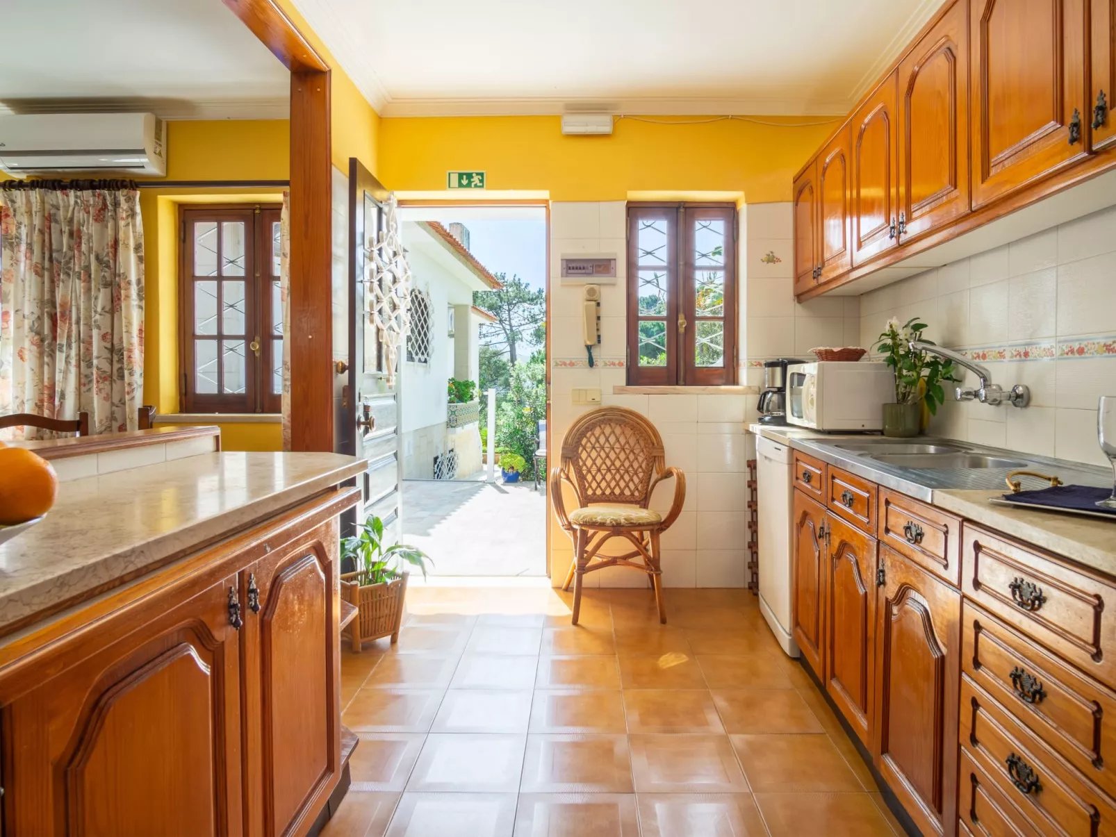 Schönes Ferienhaus in Colares mit Privatem Pool-Image-tags.info