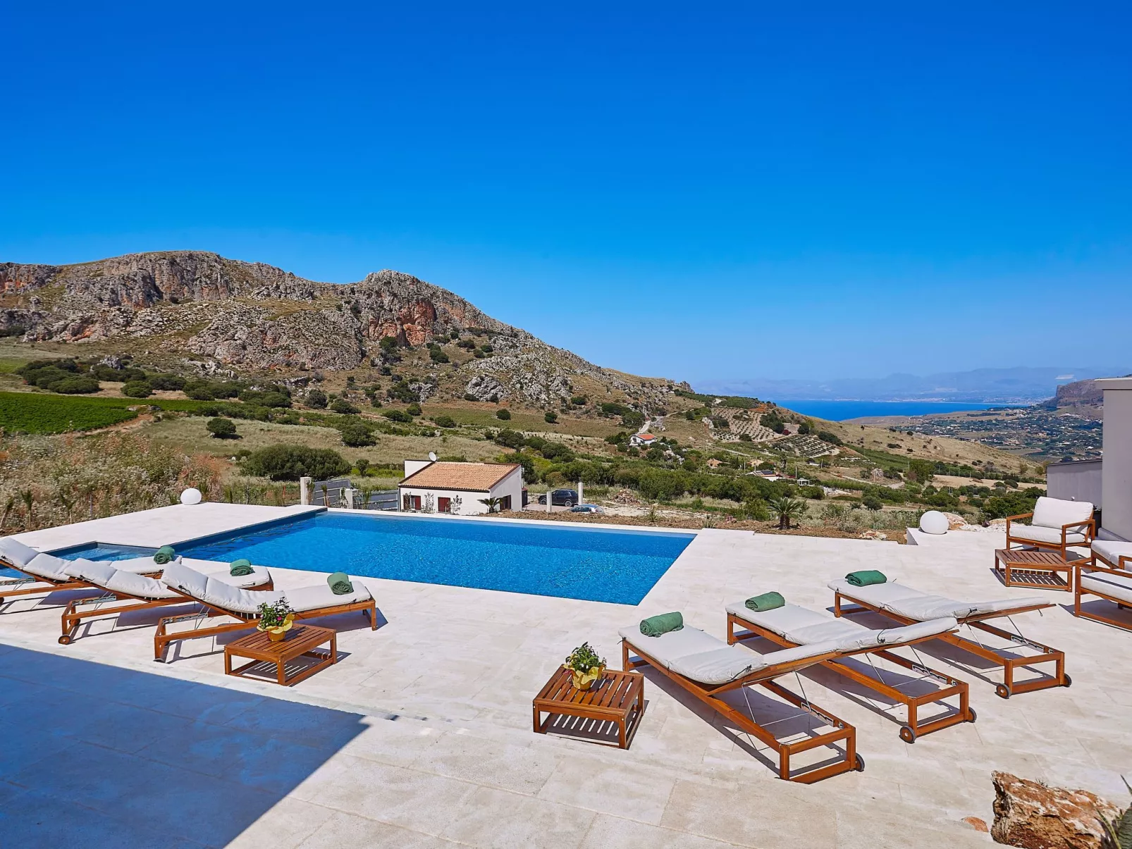 'Villa Muntaja' mit privatem Pool-Inside